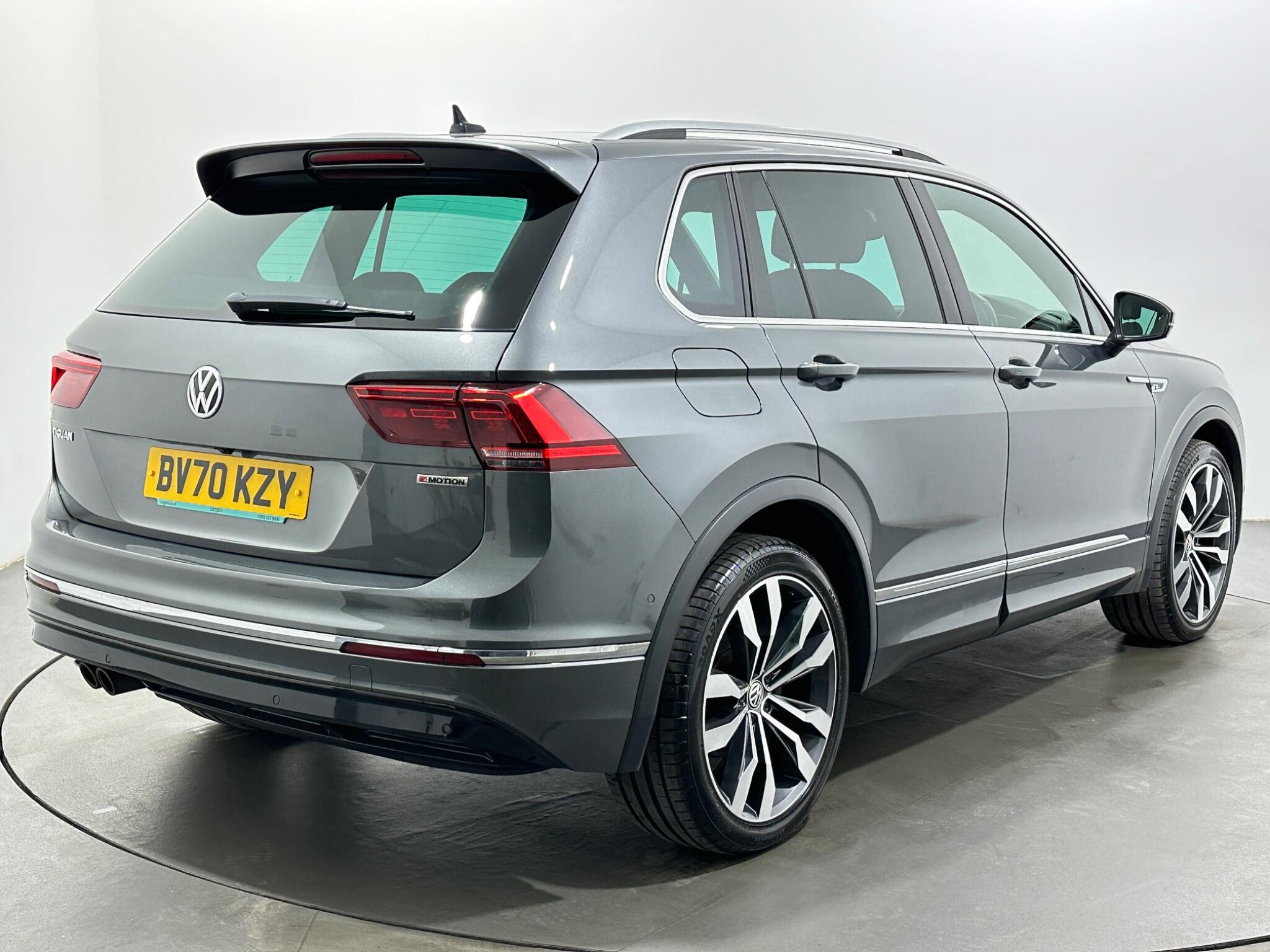 Volkswagen Tiguan view 8