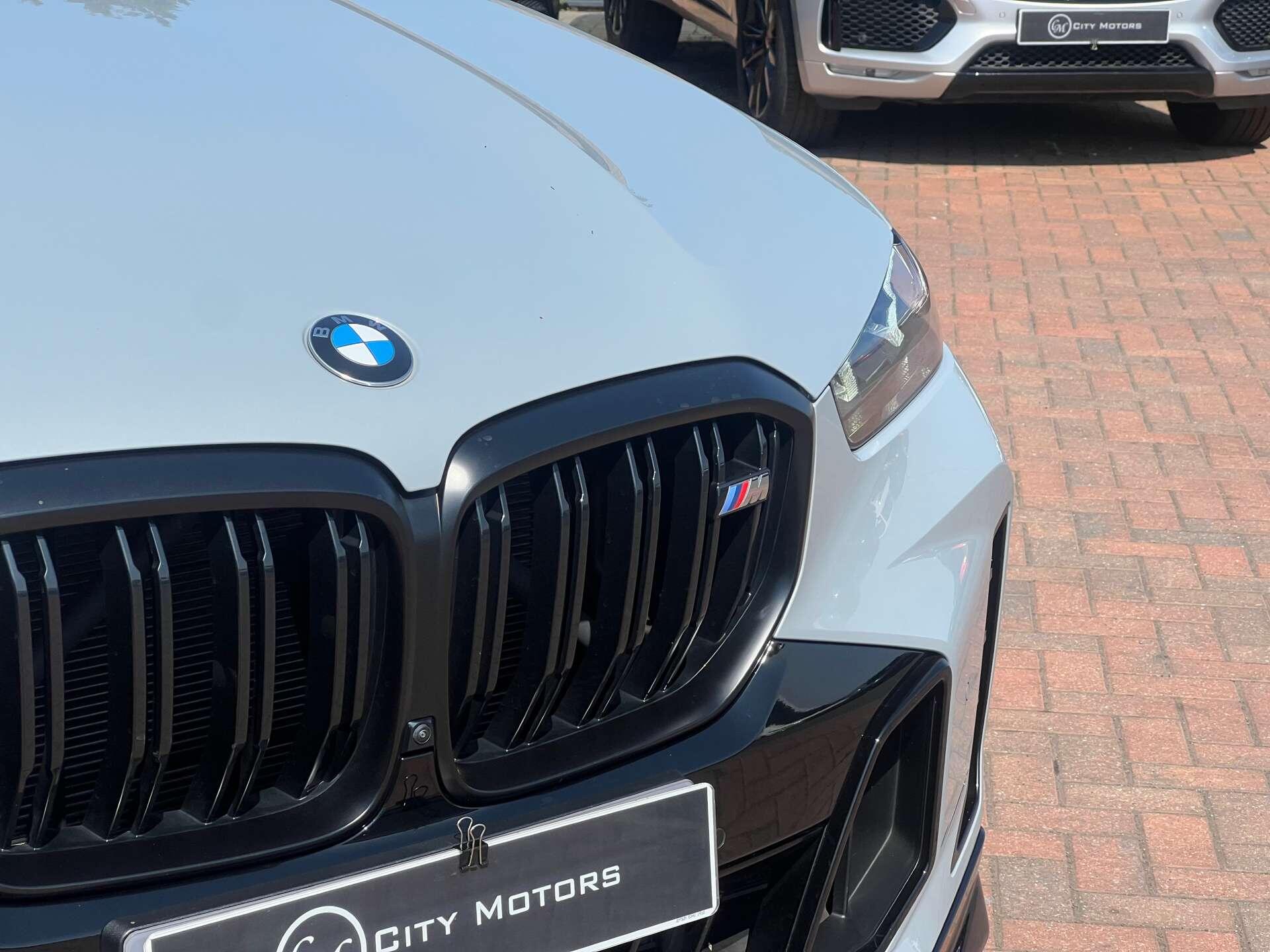 BMW X5 view 8