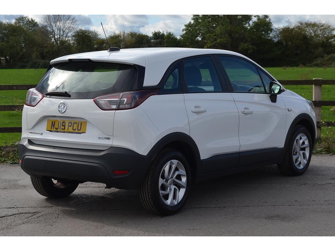 Vauxhall Crossland X view 9