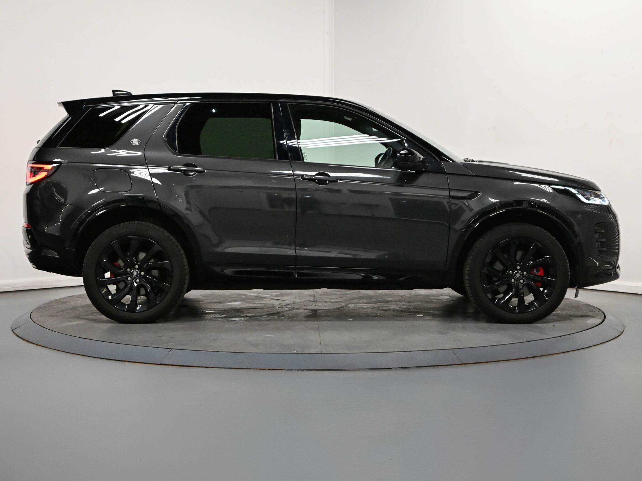 Land Rover Discovery Sport view 24