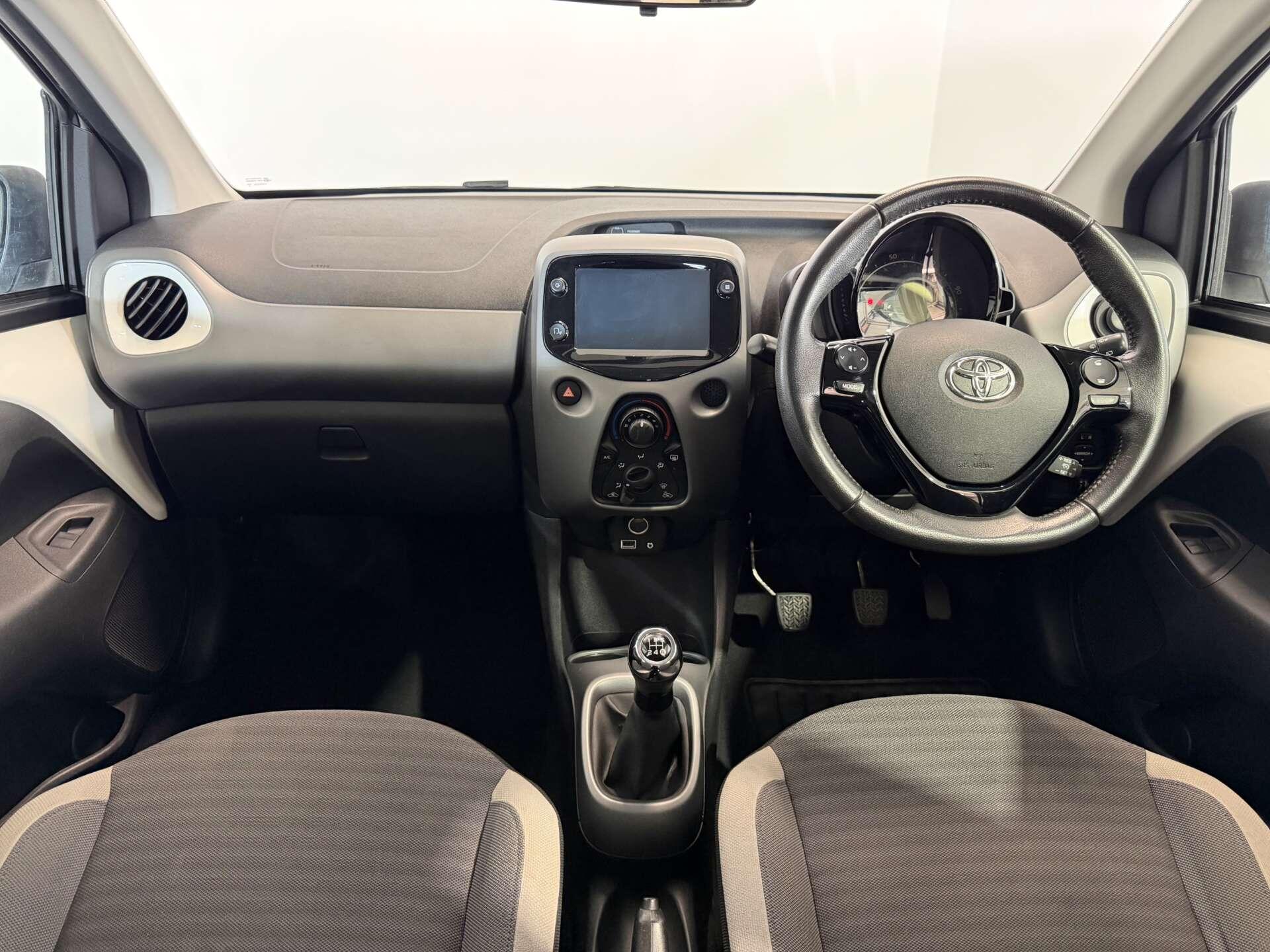 Toyota Aygo view 14