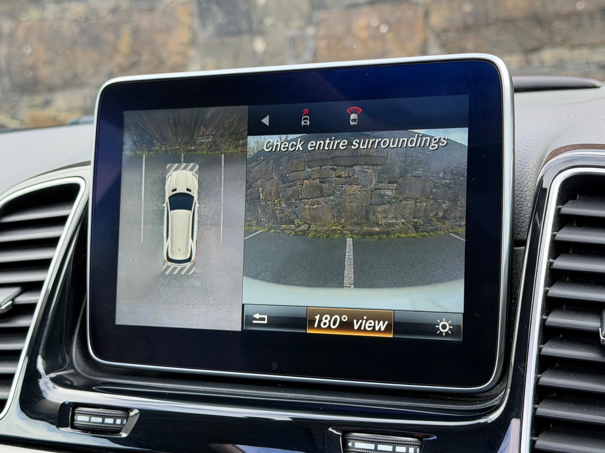 Mercedes-Benz GLE view 33