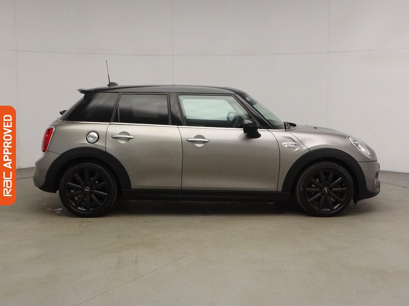 Mini Hatch view 6