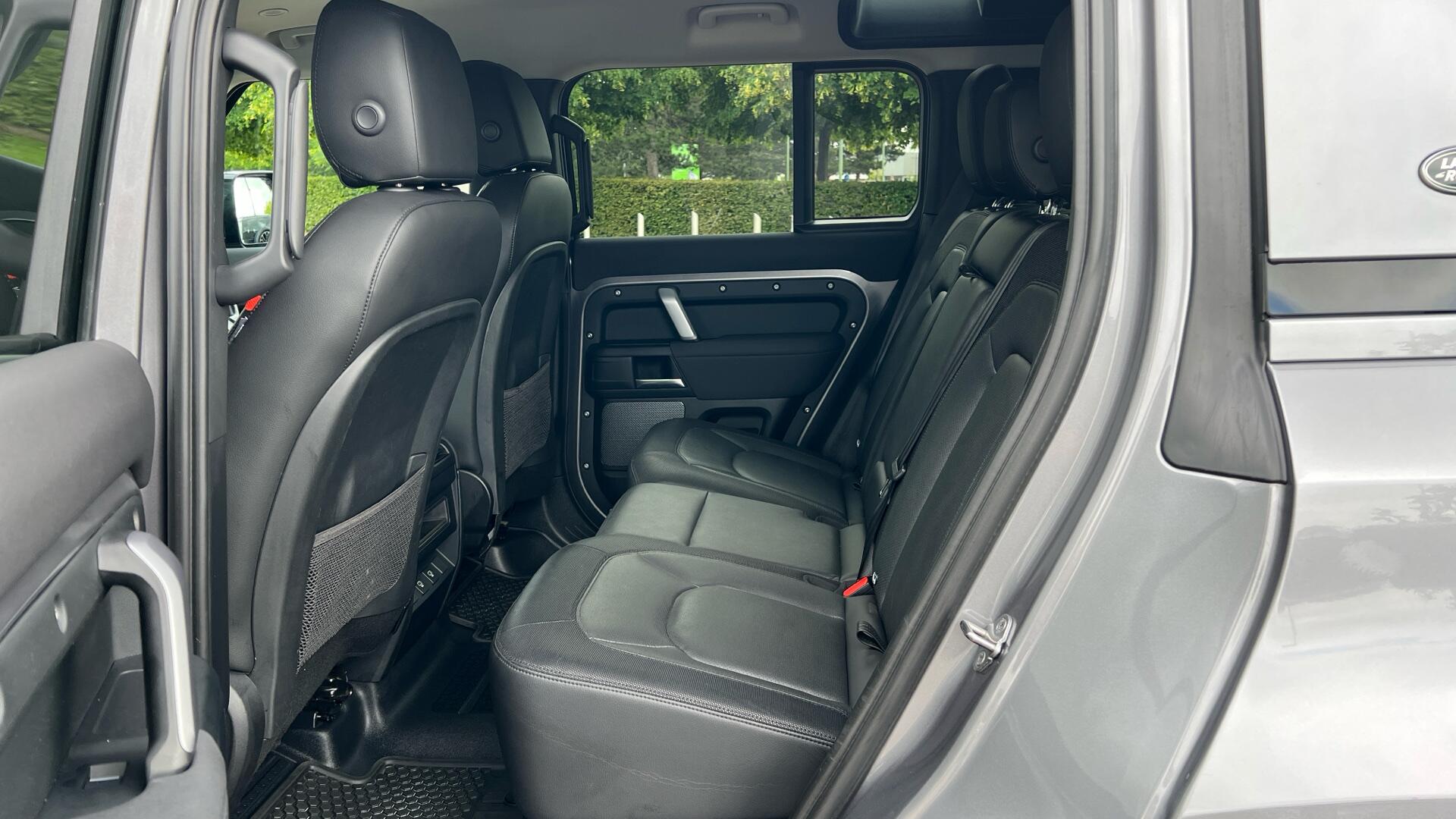 Land Rover Defender view 4