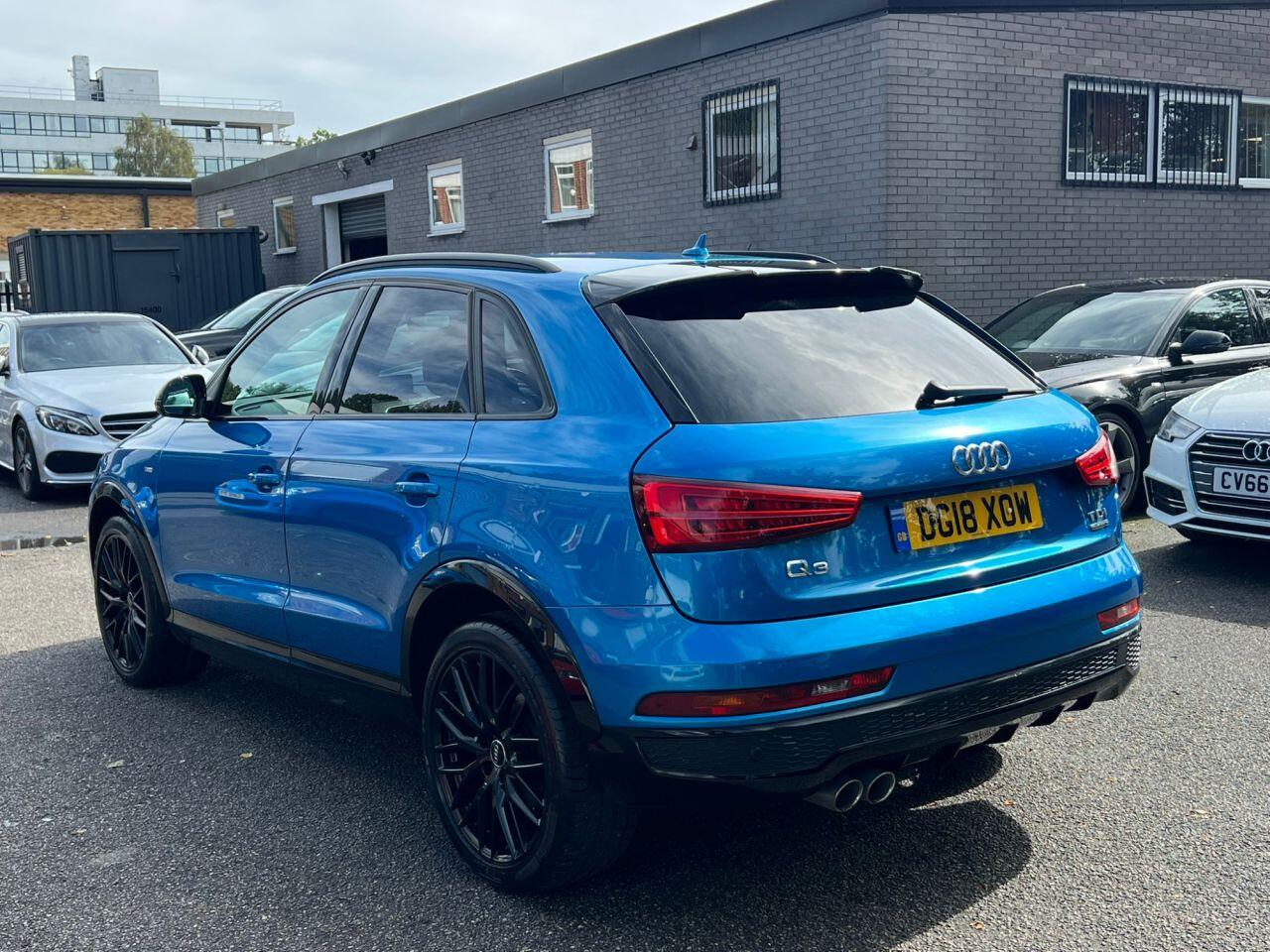Audi Q3 view 5