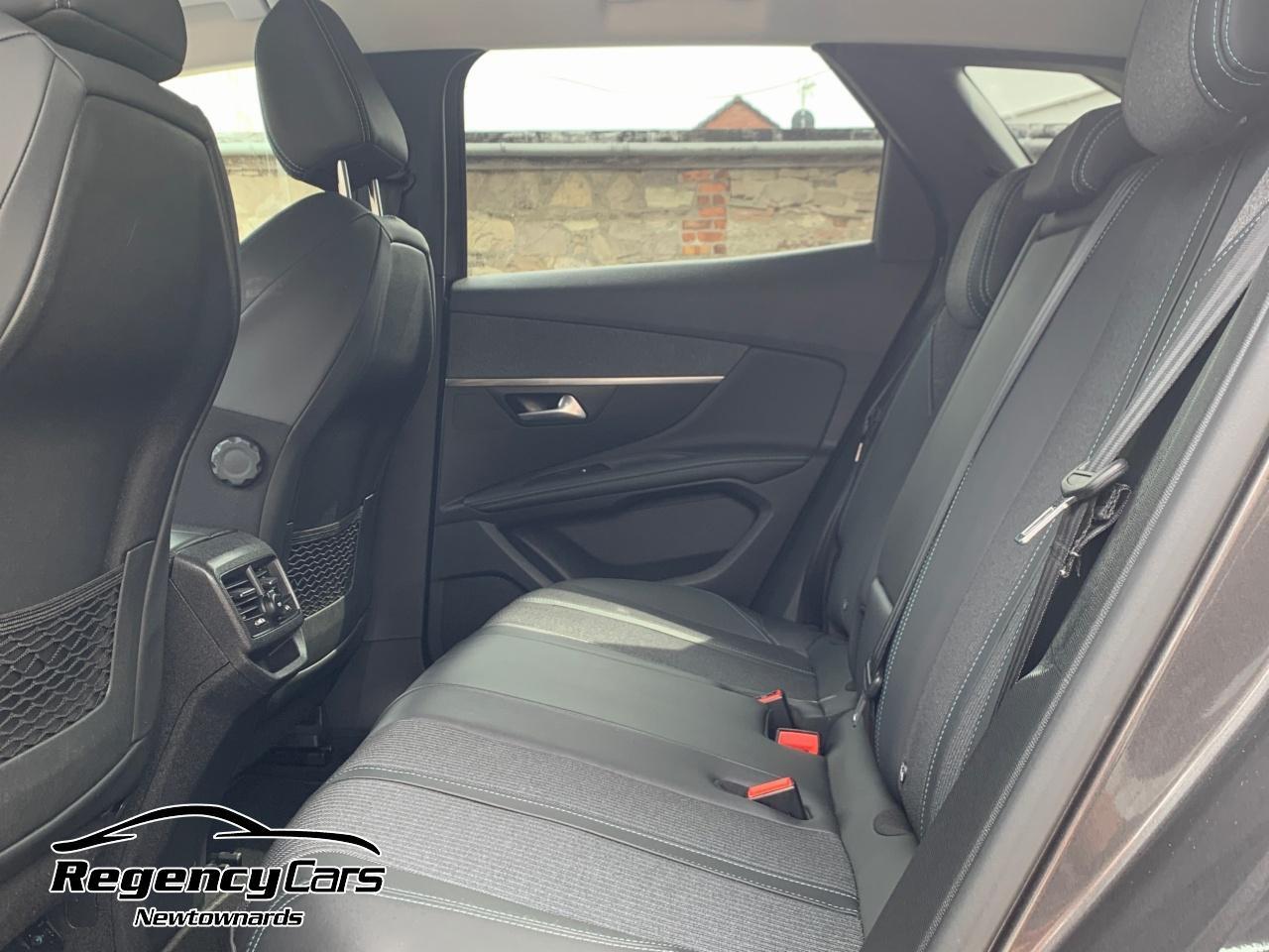 Peugeot 3008 view 13