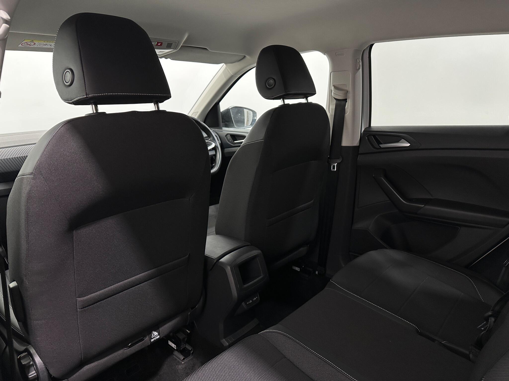 Volkswagen T-Cross view 37