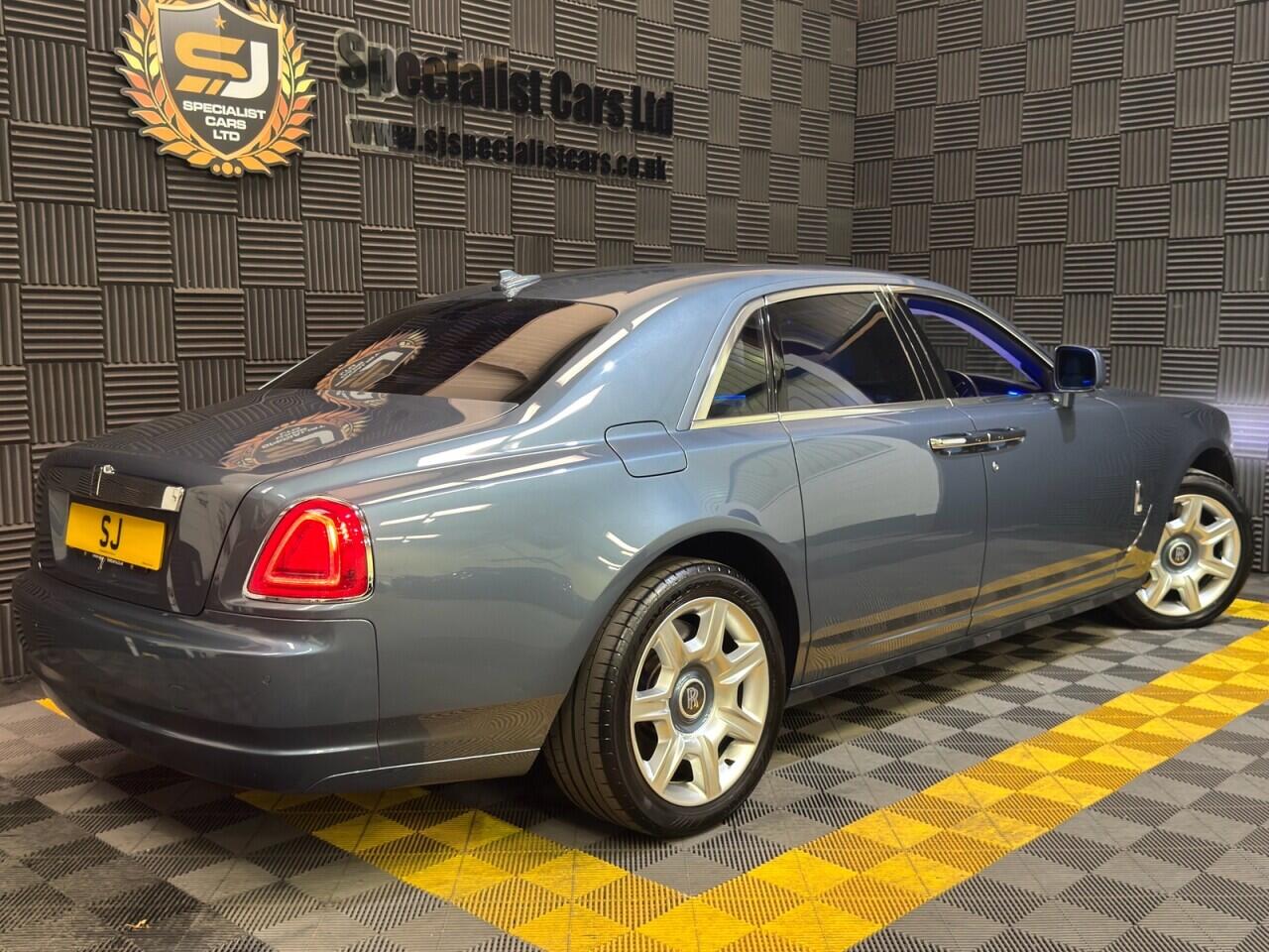 Rolls-Royce Ghost view 21