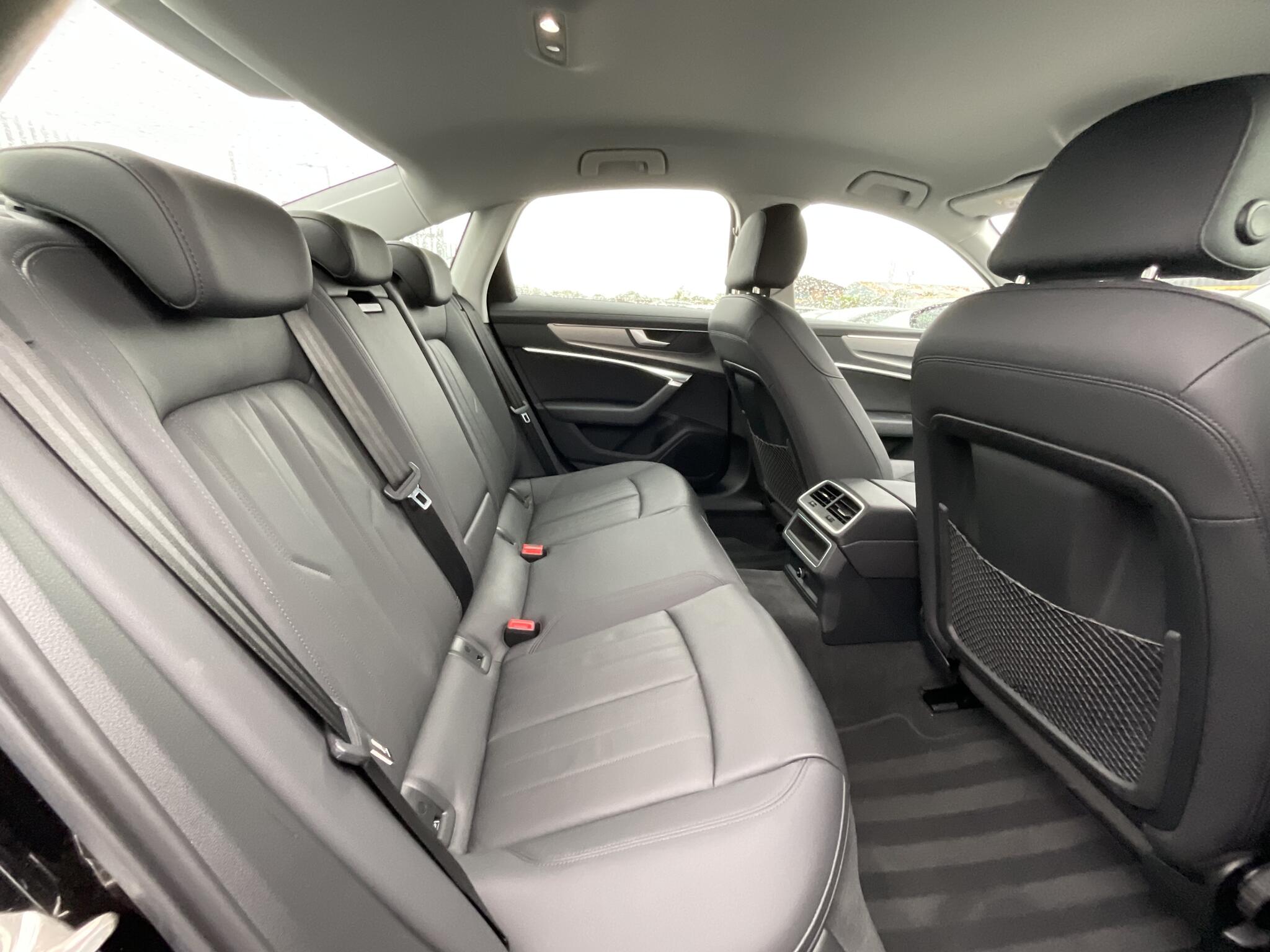 Audi A6 view 32