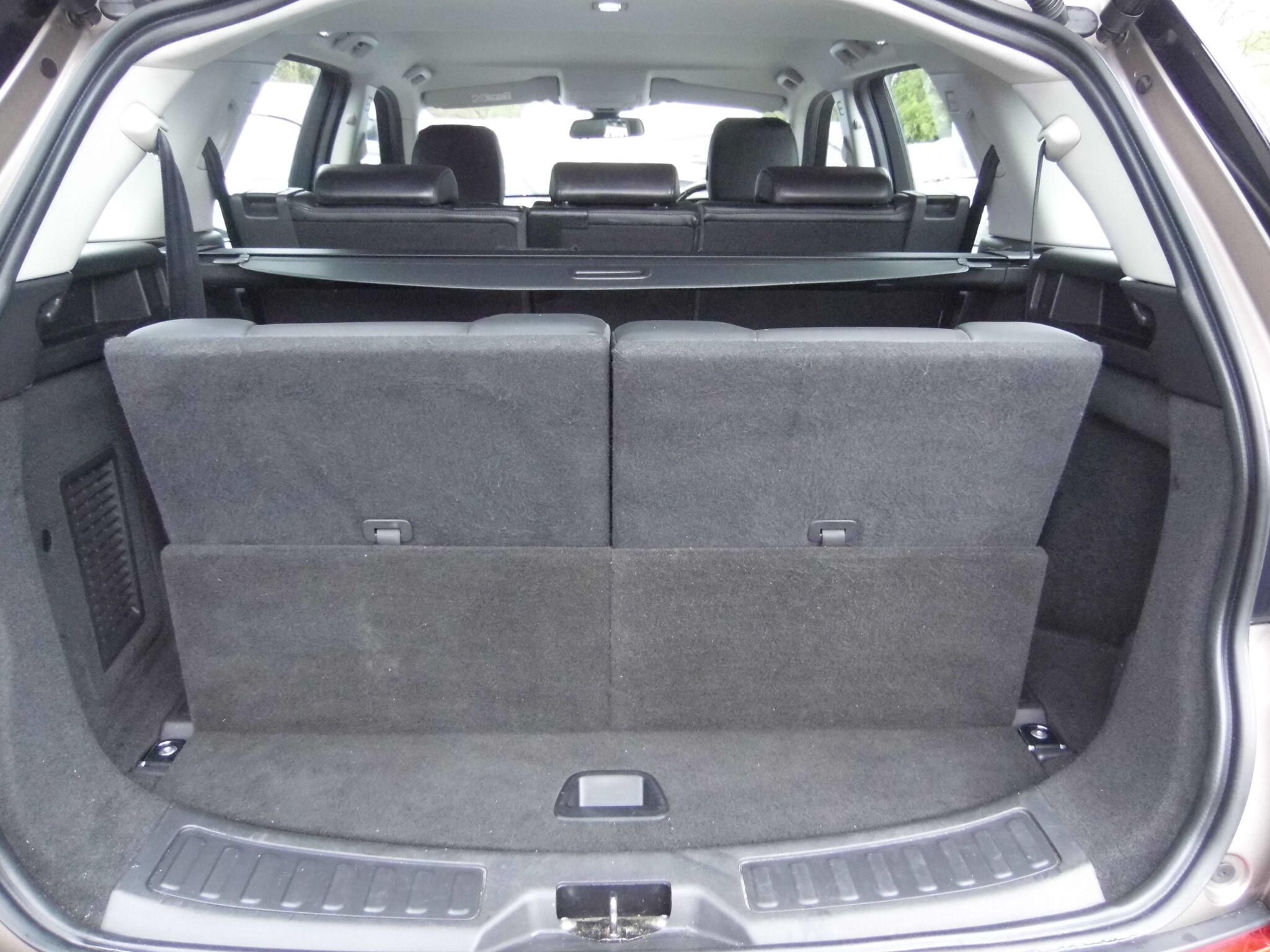 Land Rover Discovery Sport view 24
