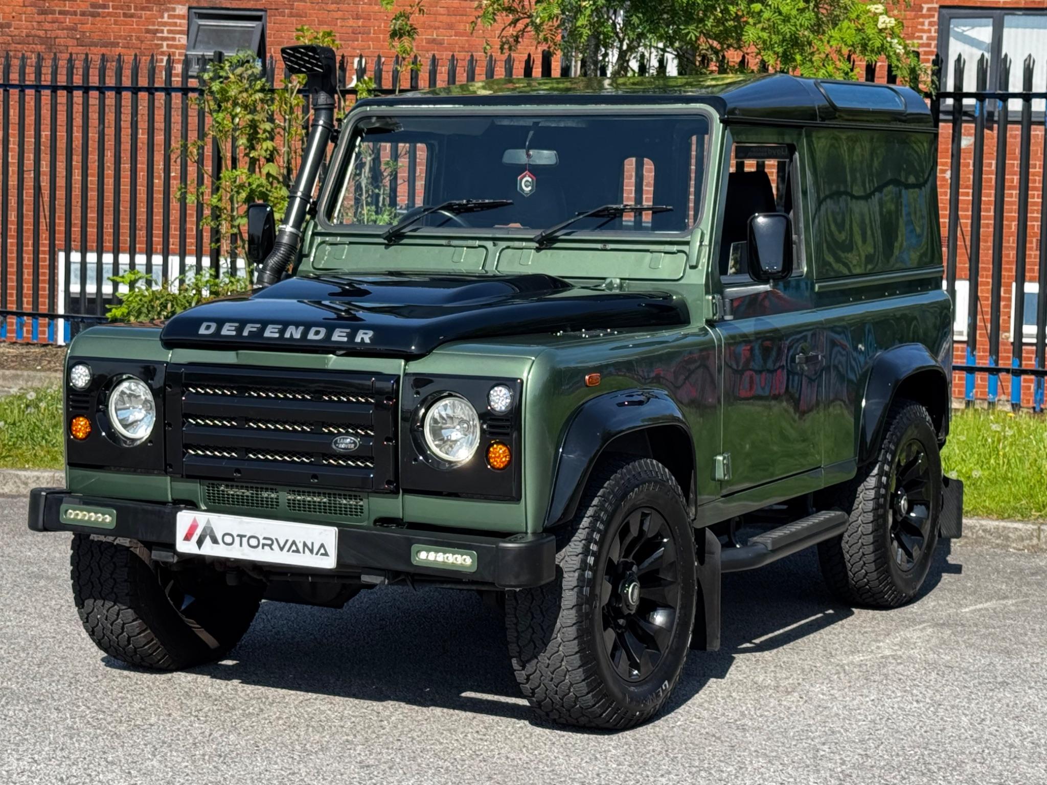 Land Rover Defender view 3
