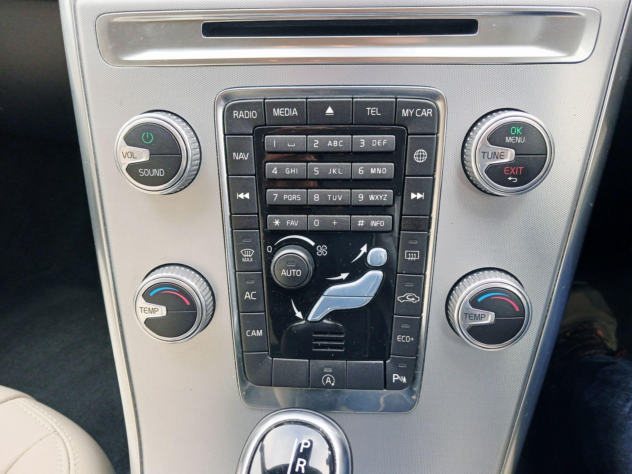 2017 Volvo XC60 image 42