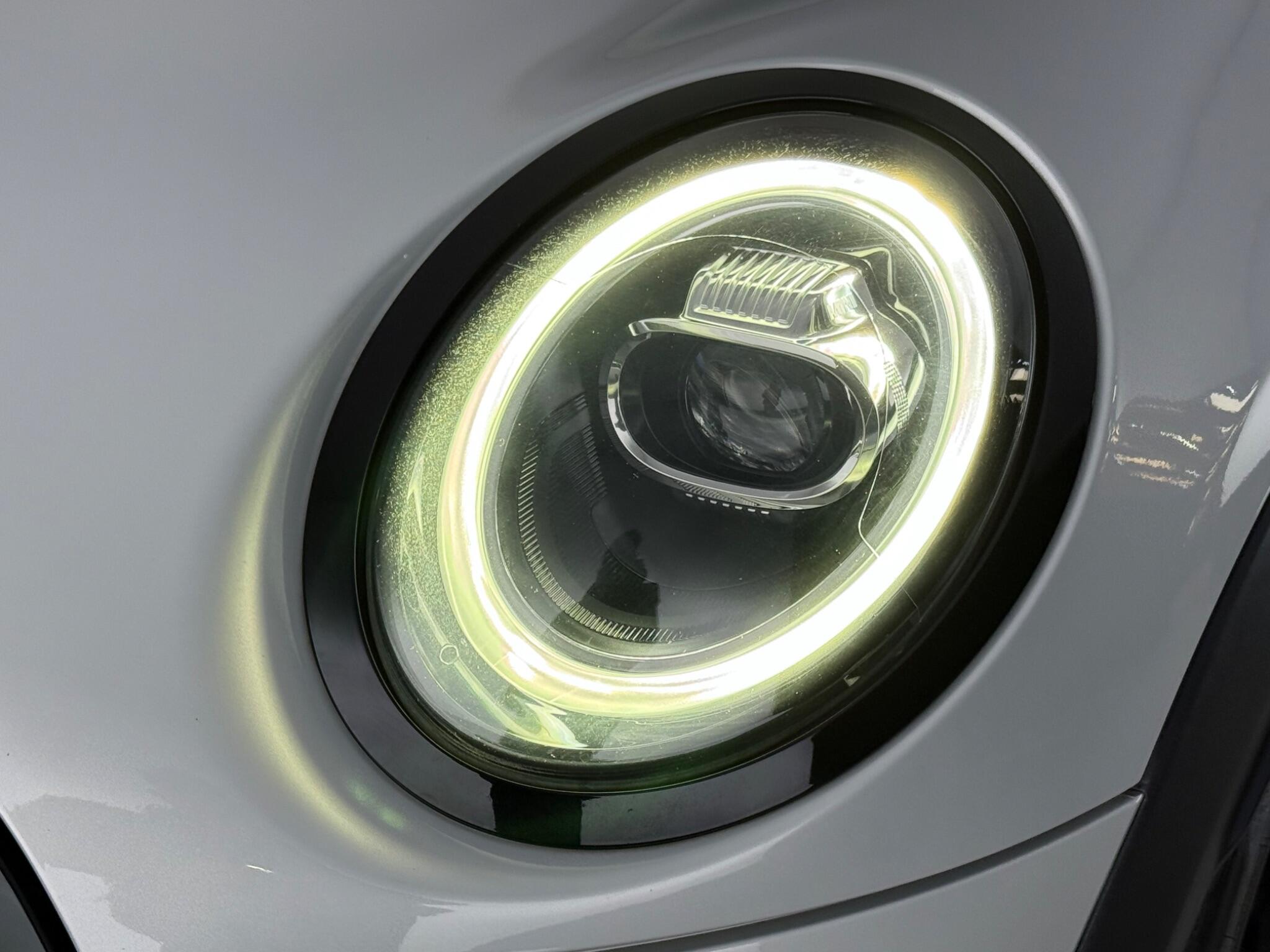Mini Hatch view 12