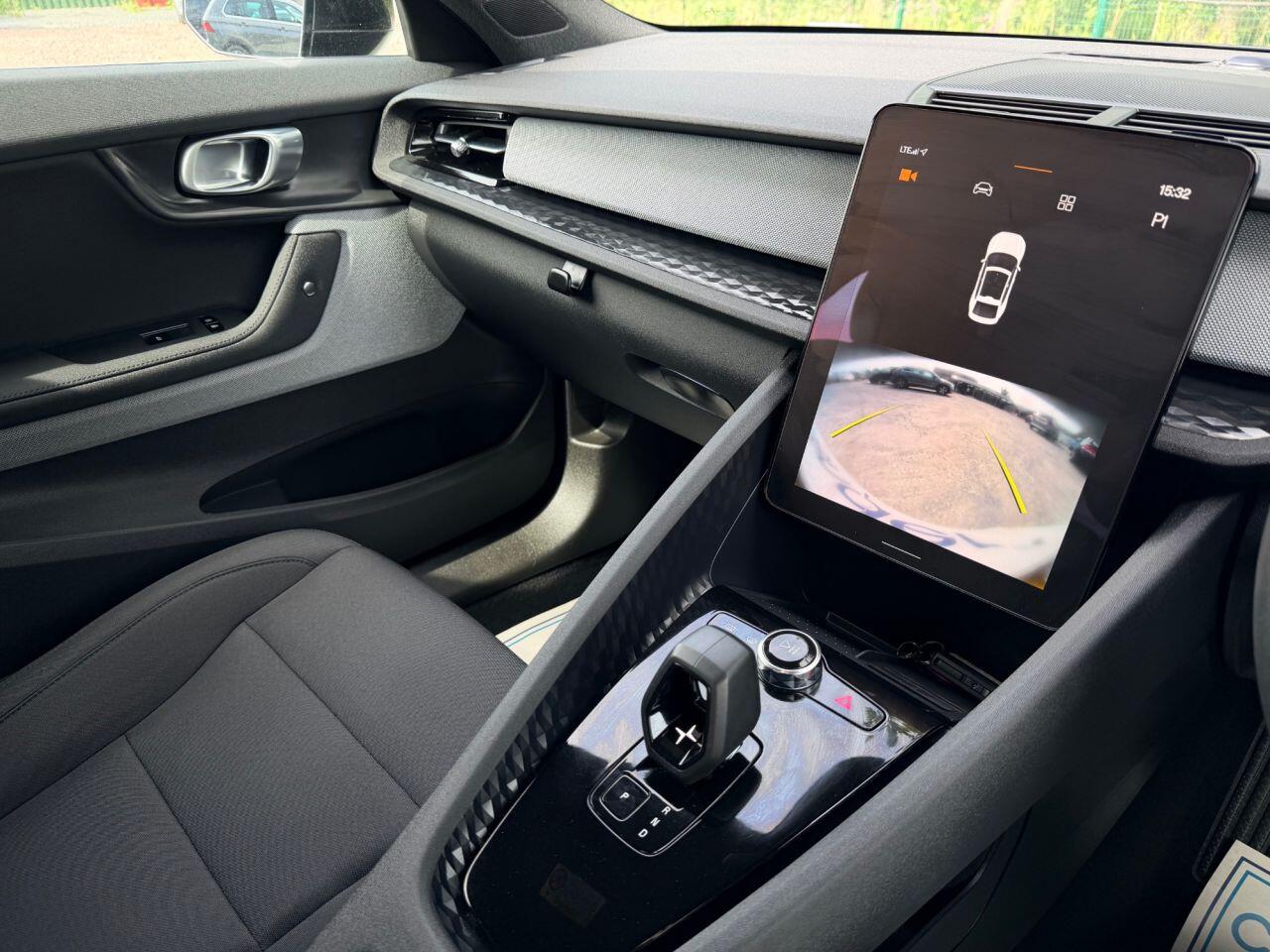 Polestar 2 view 34