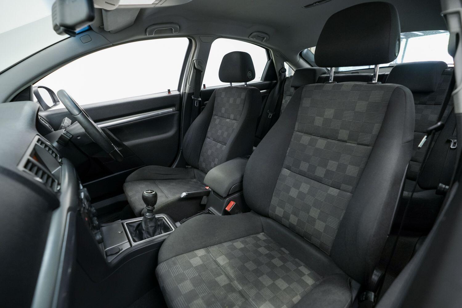 Vauxhall Vectra view 28