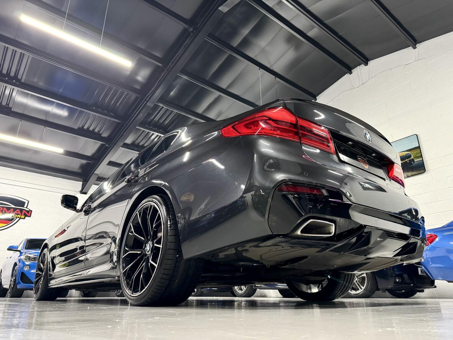 BMW 5 Series view 9