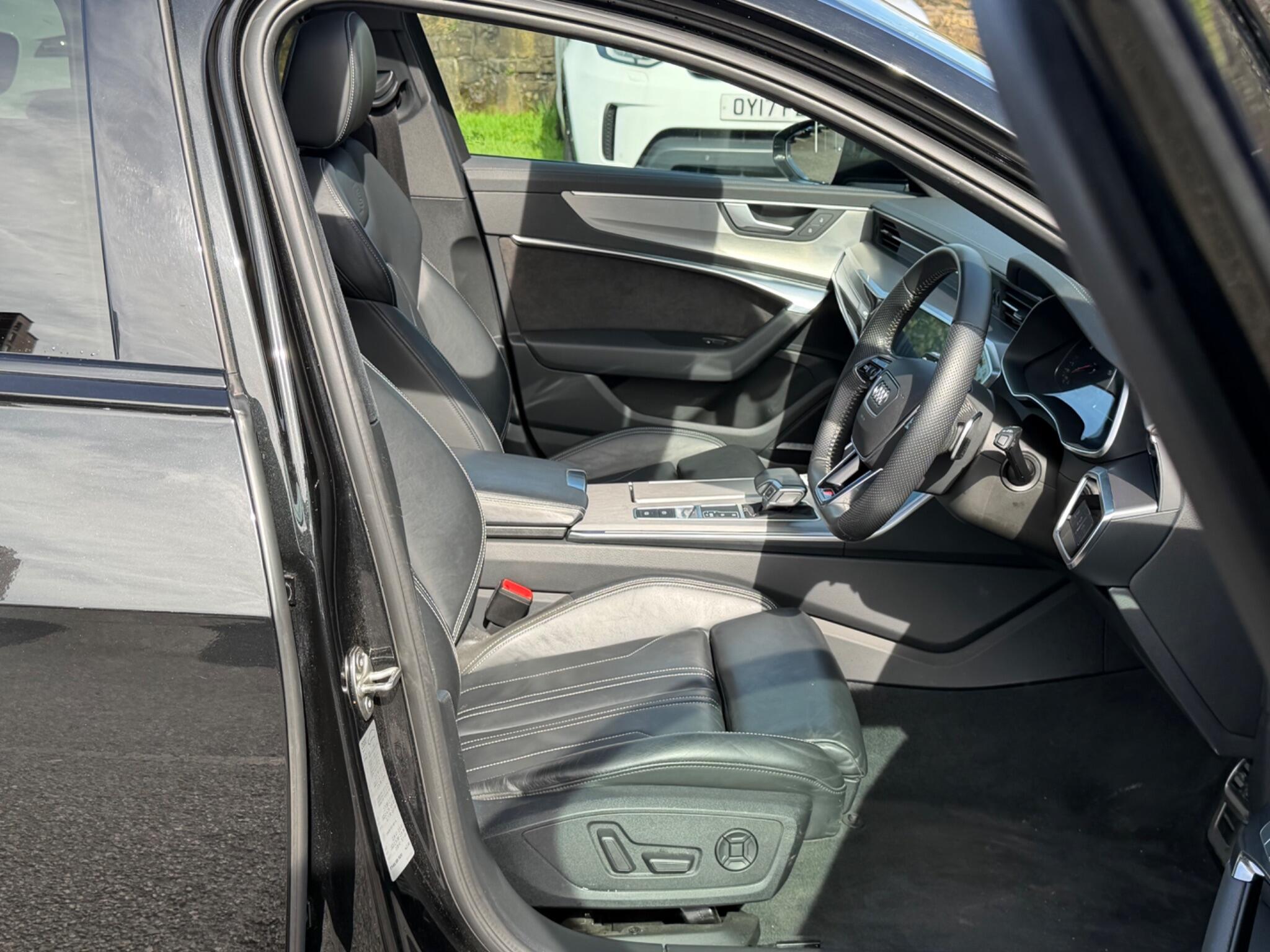 Audi A6 view 17