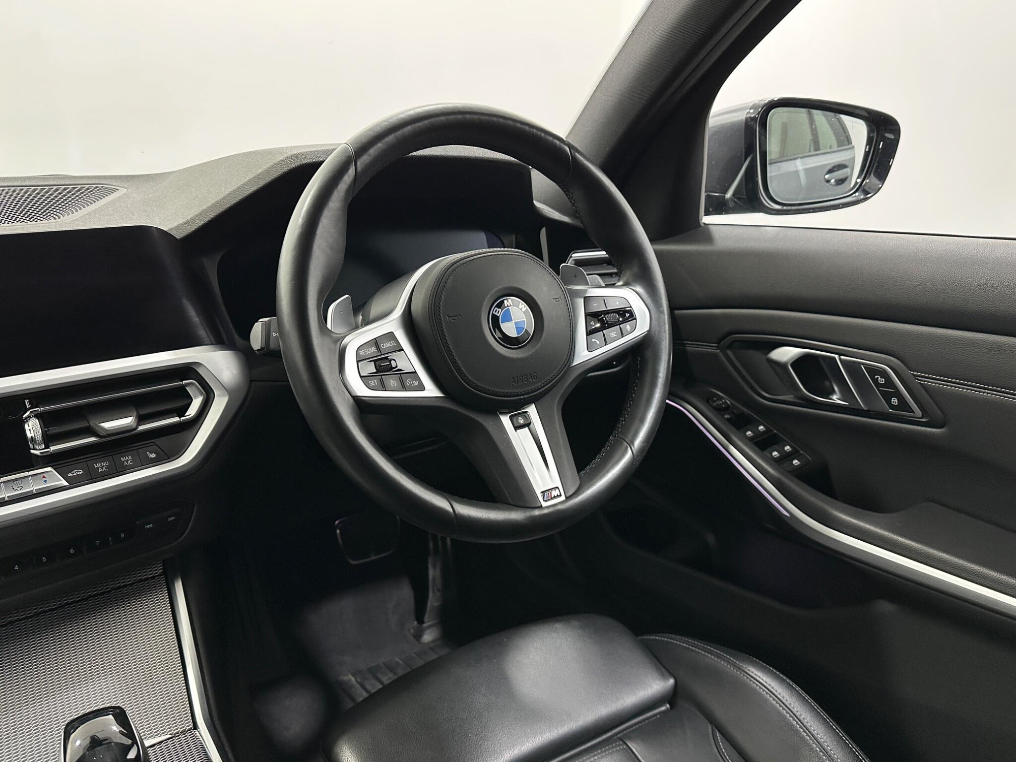 BMW 3 Series view 12