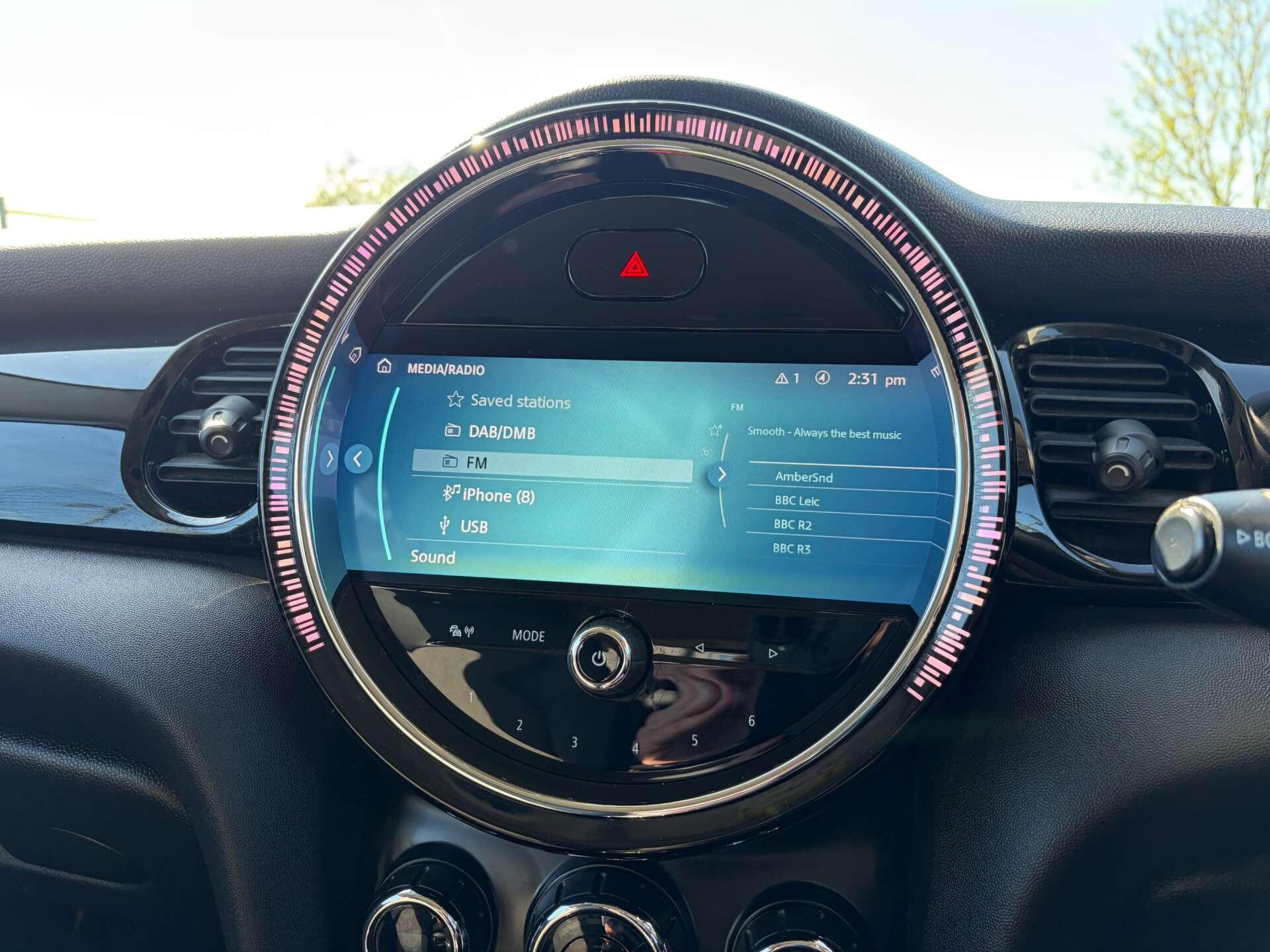 Mini Cooper view 50