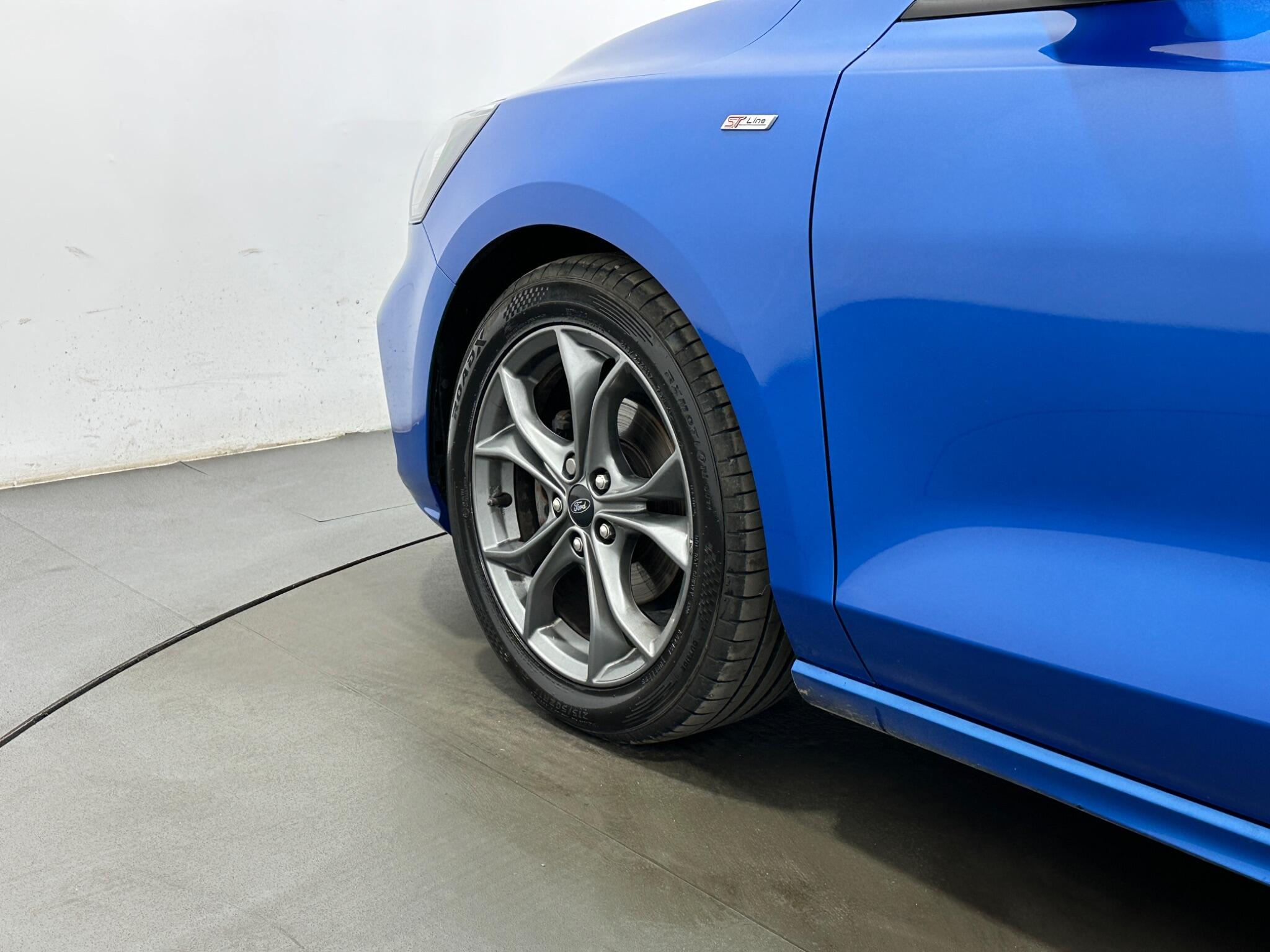 Ford Focus view 48