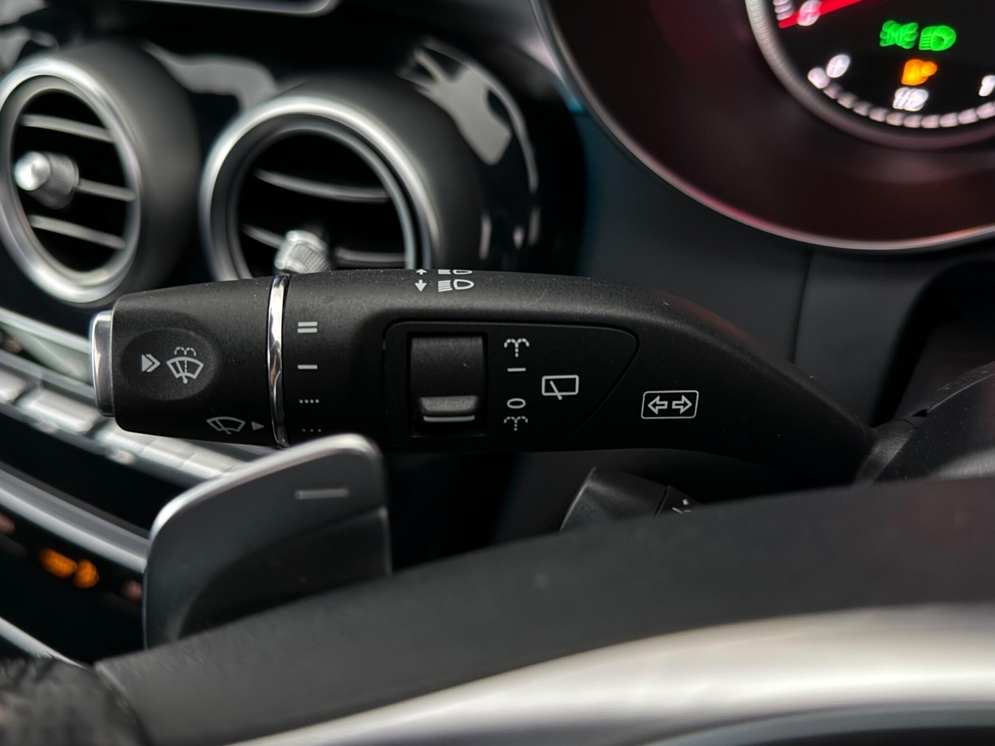 Mercedes-Benz C-Class view 17