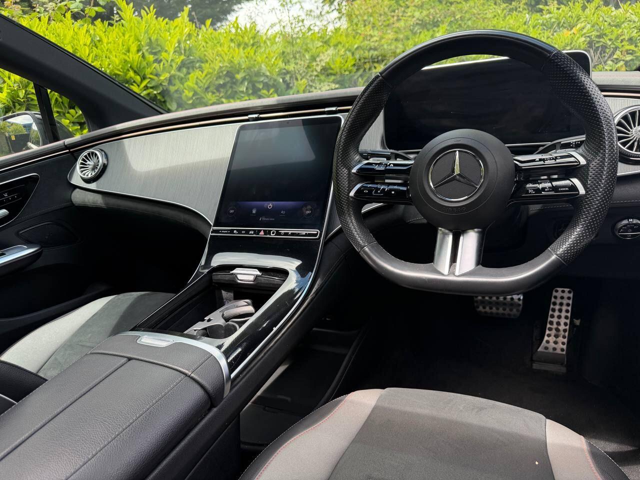 Mercedes-Benz 300 view 31