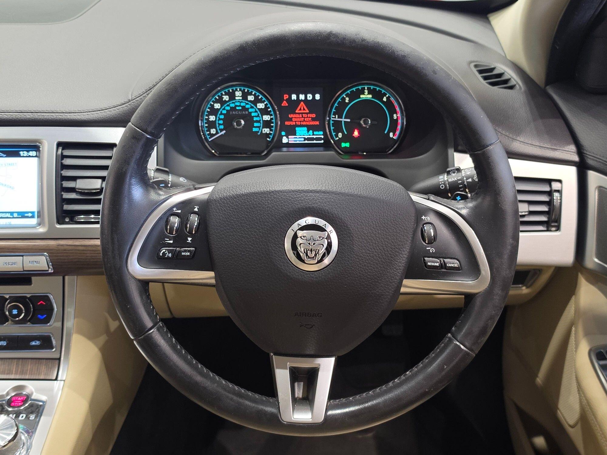 Jaguar XF view 31