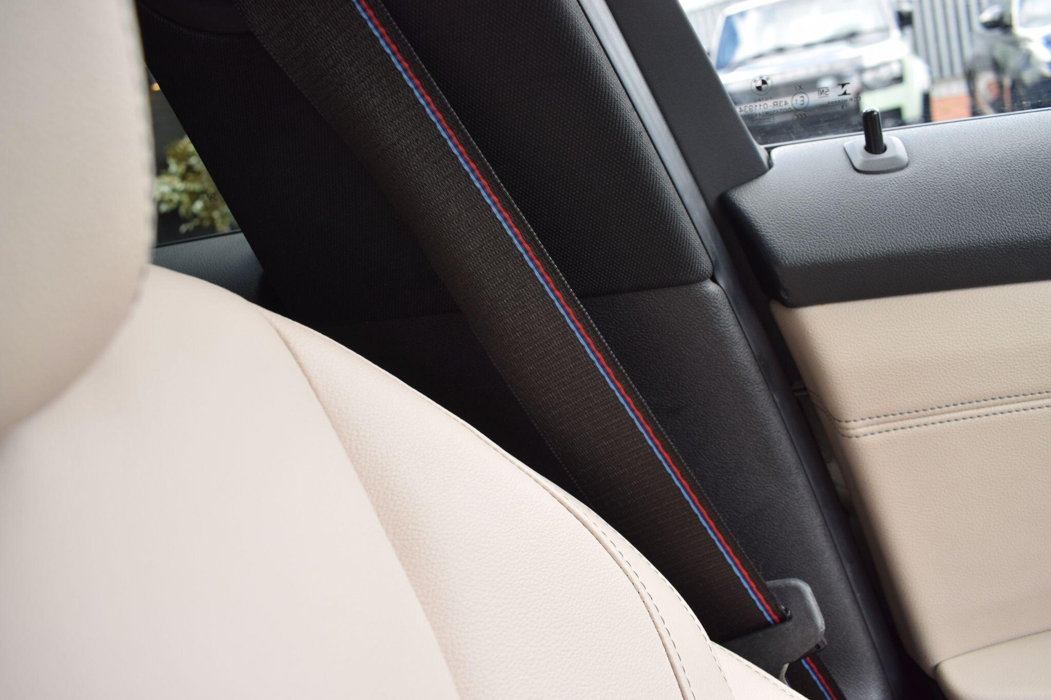 BMW 3 Series view 26