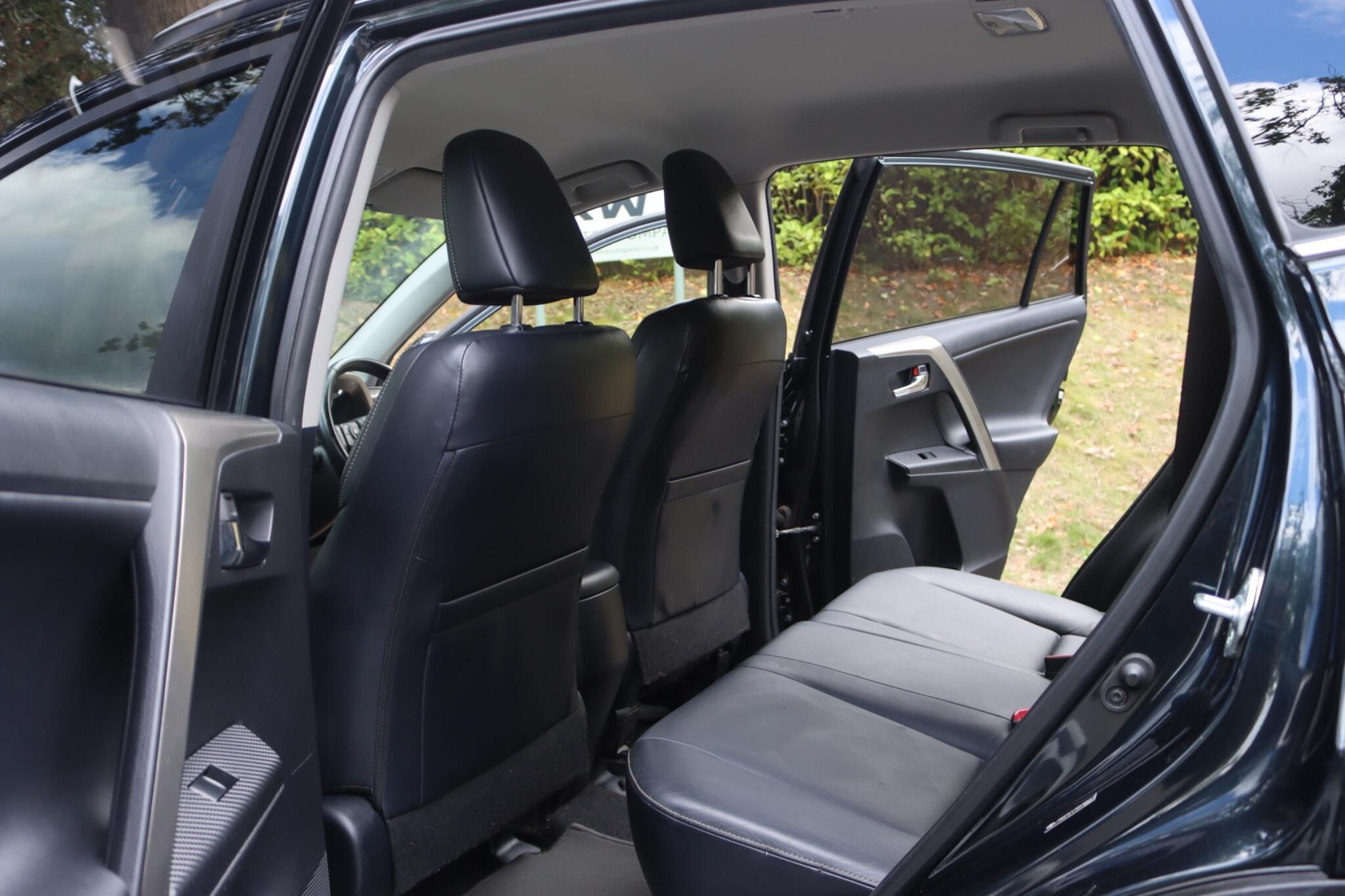 Toyota Rav4 view 12