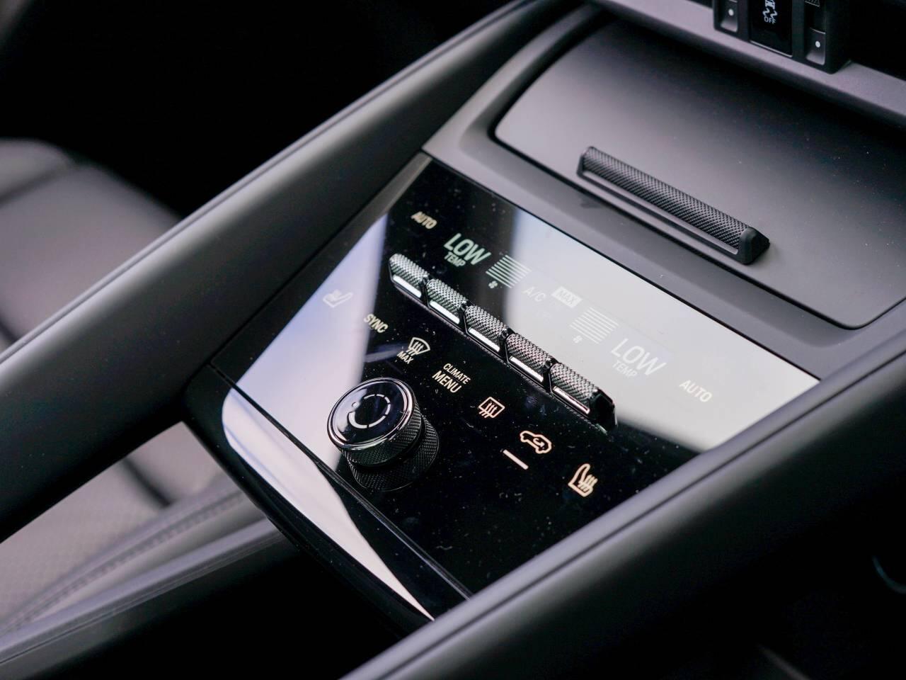 Porsche Macan view 35