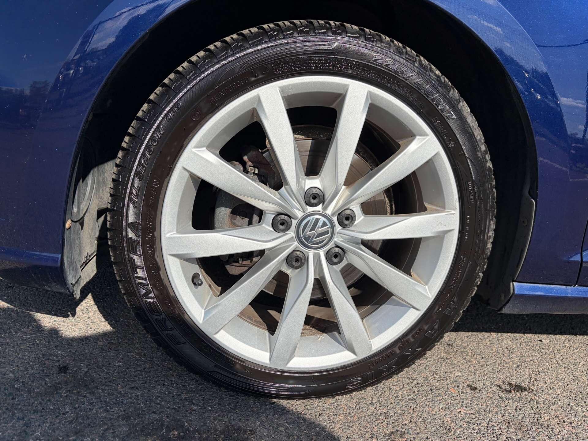 Volkswagen Golf view 10