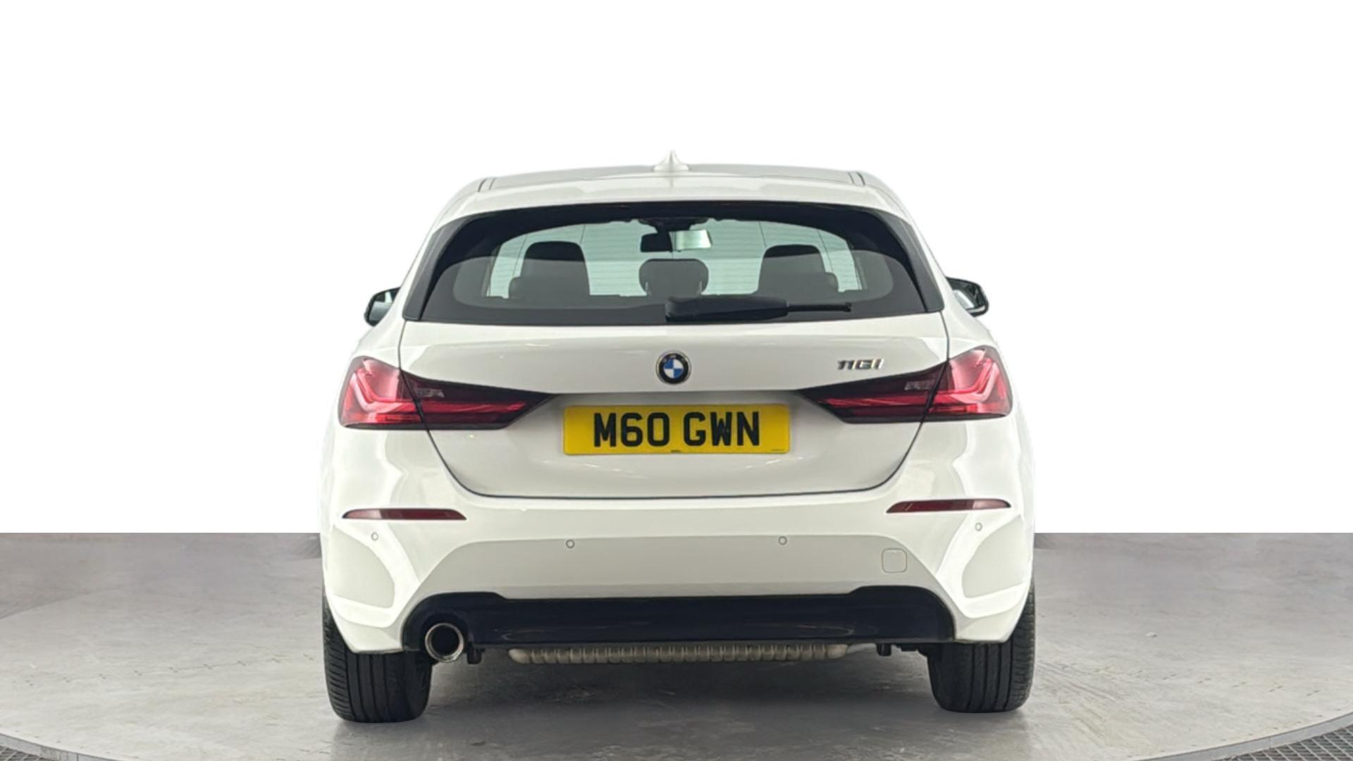 BMW 1 Series view 5