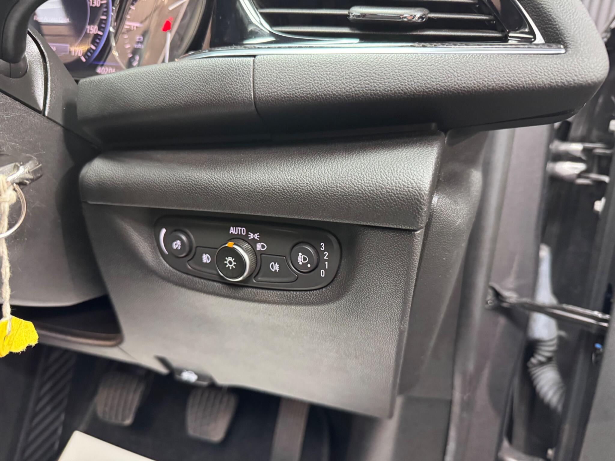 Vauxhall Insignia view 26