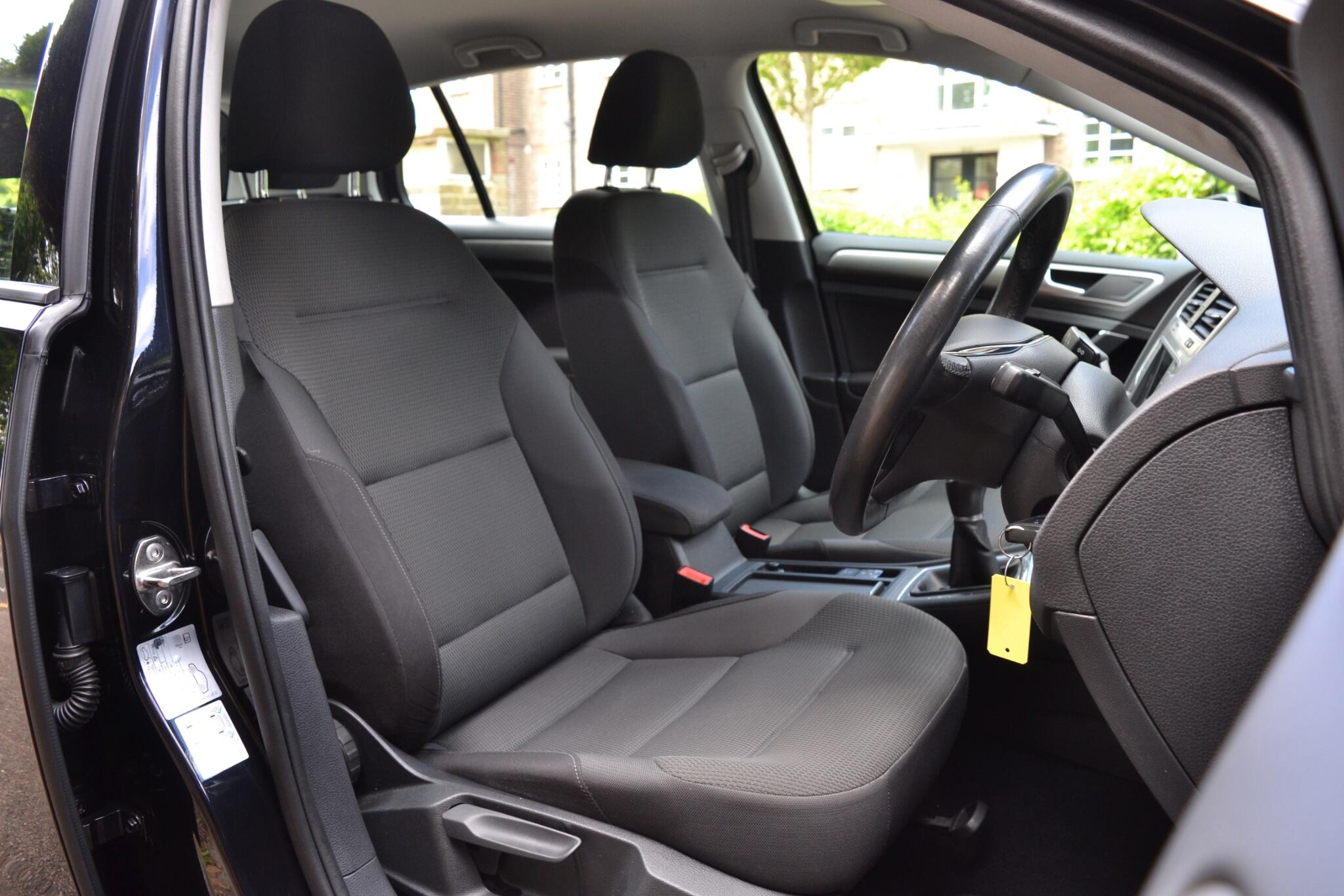 Volkswagen Golf view 16