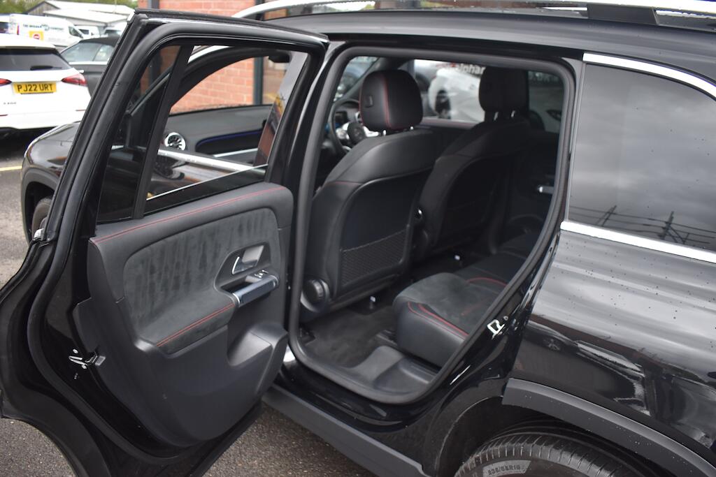 Mercedes-Benz 300 view 41