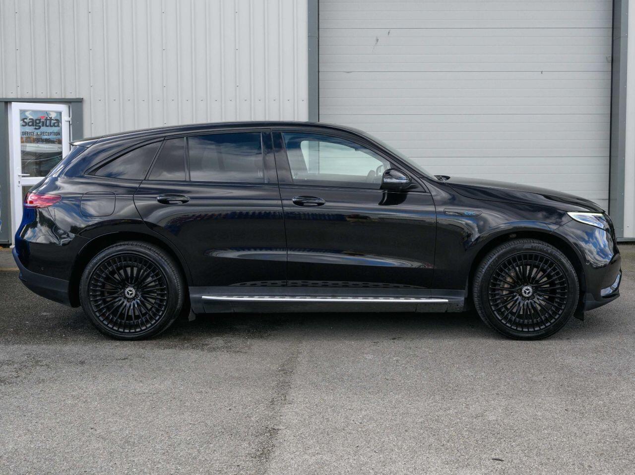 Mercedes-Benz Eqc view 5