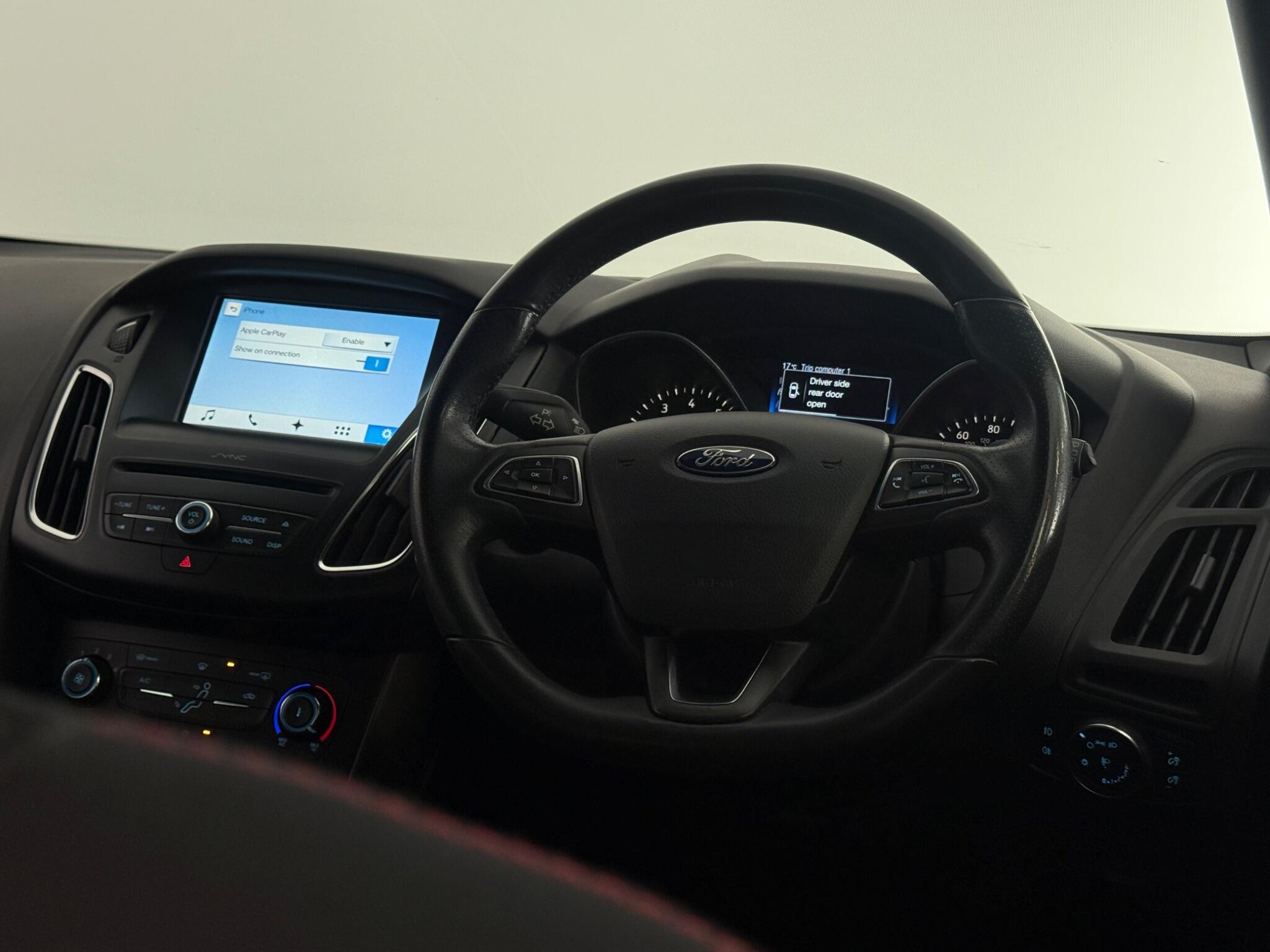 Ford Focus view 13