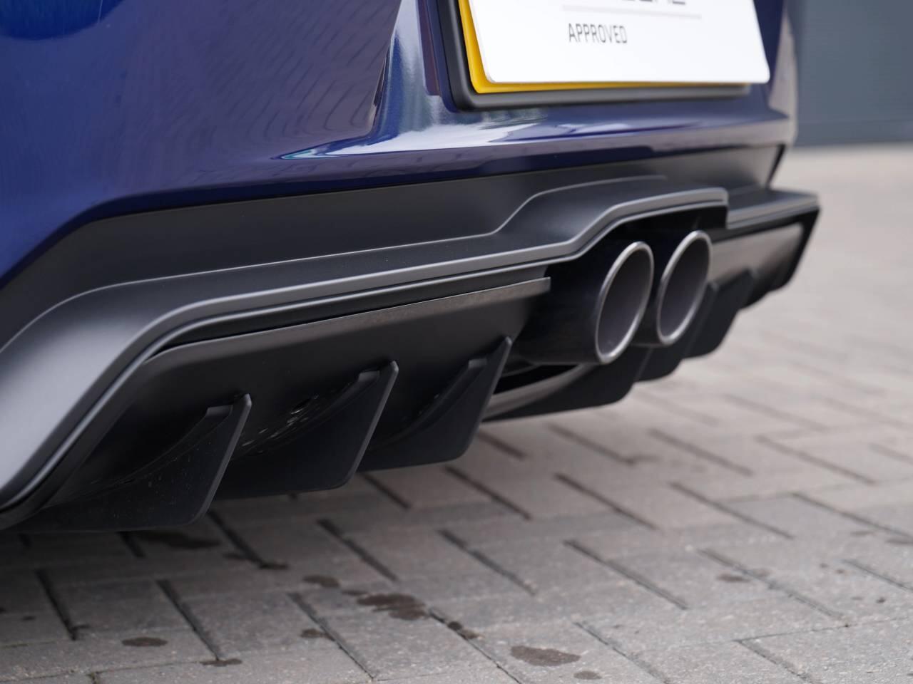 Porsche 911 view 67