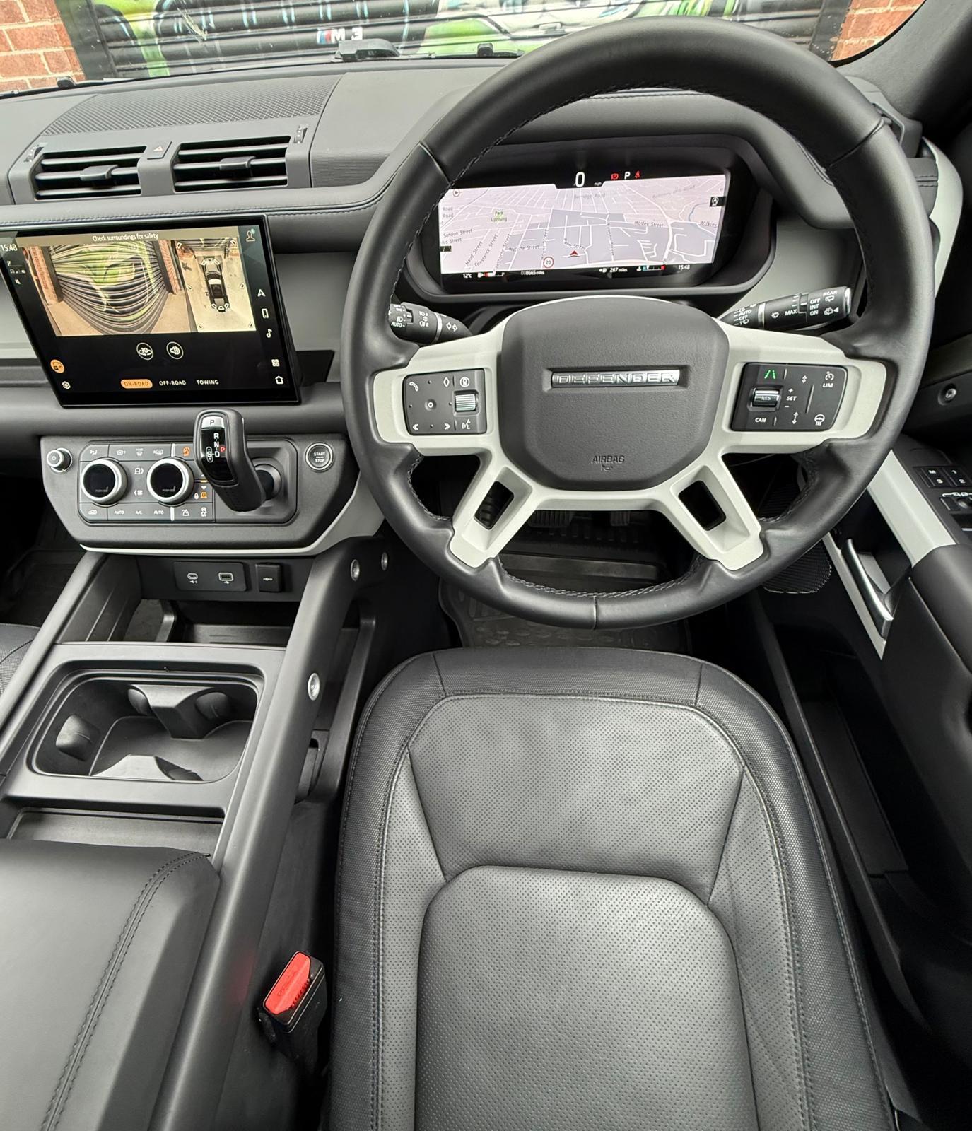 Land Rover Defender view 40