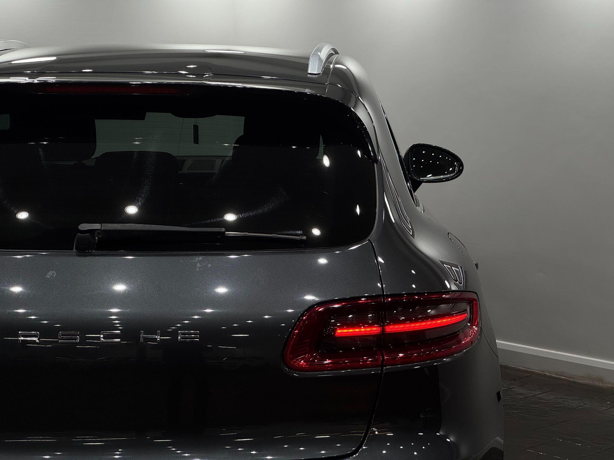 Porsche Macan view 18