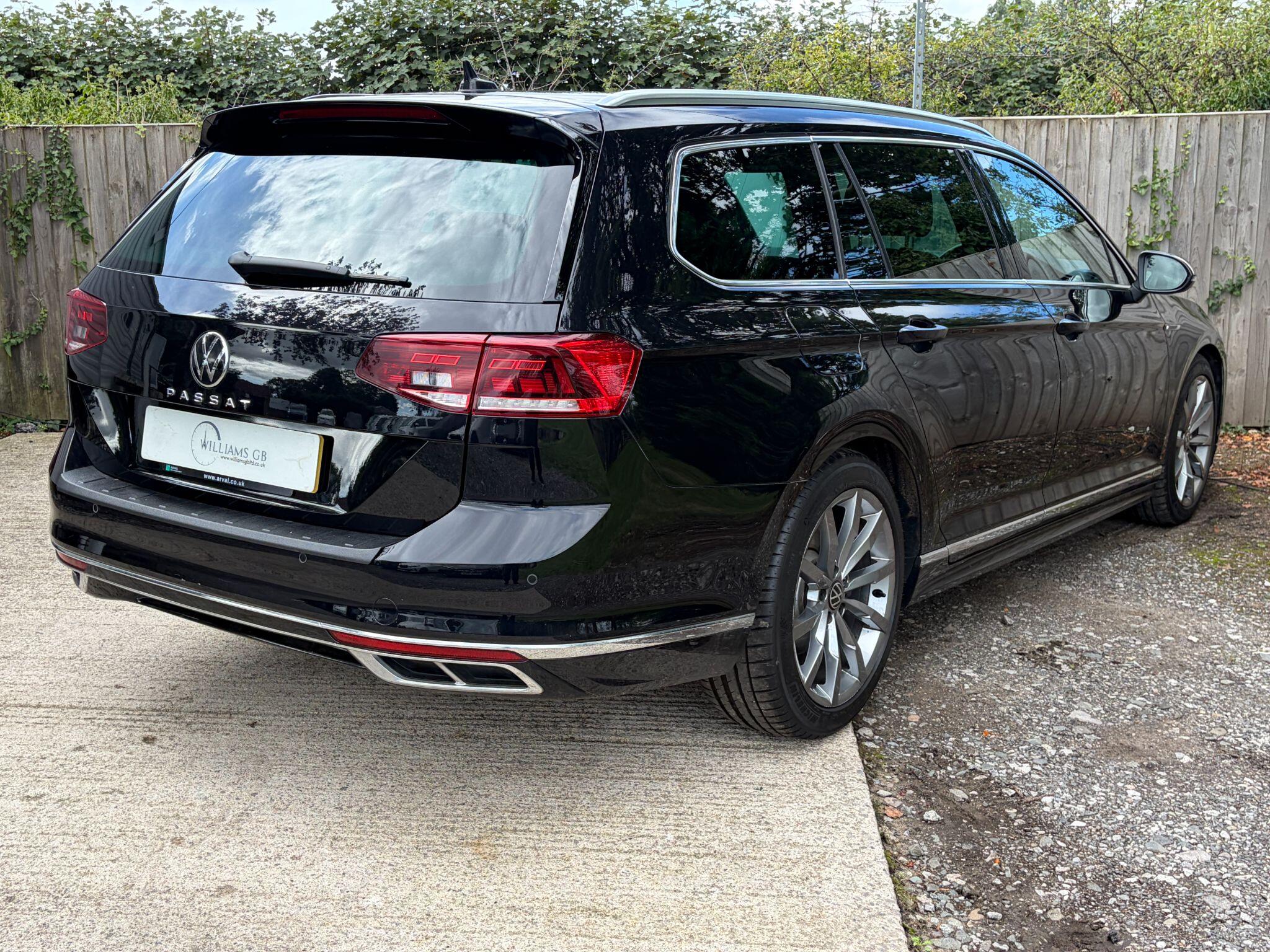 Volkswagen Passat view 5