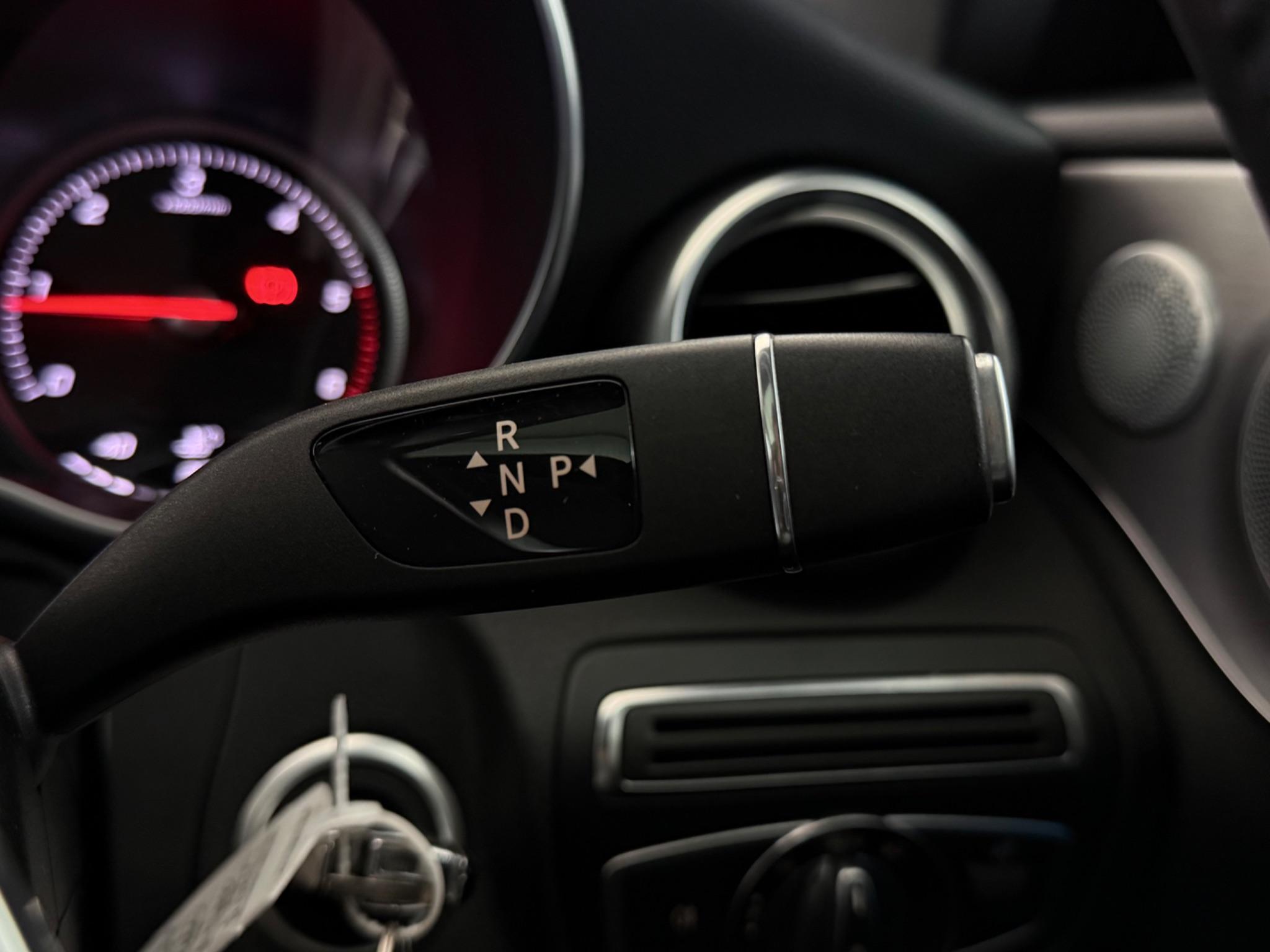 Mercedes-Benz C-Class view 22