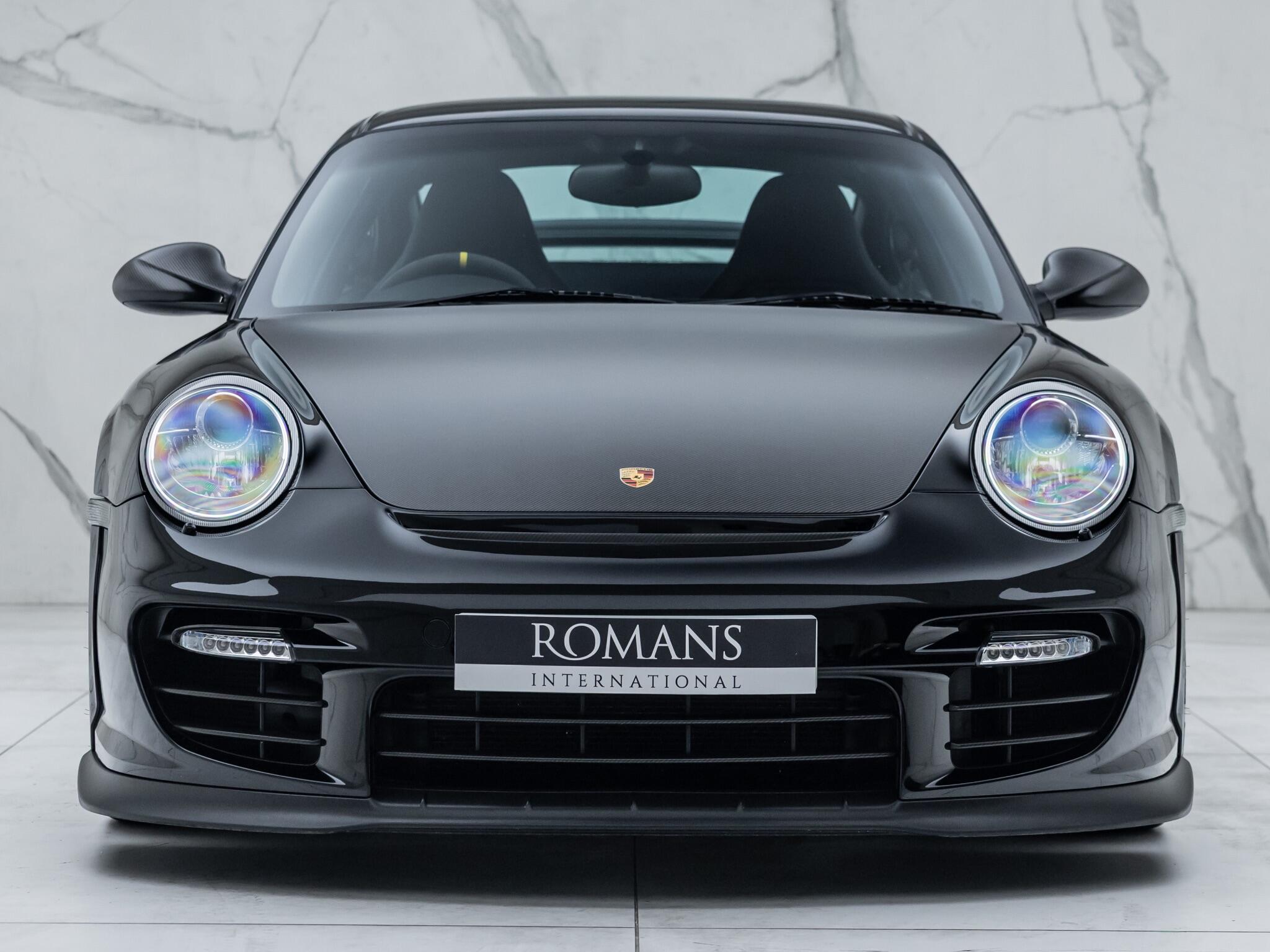 Porsche 911 view 3