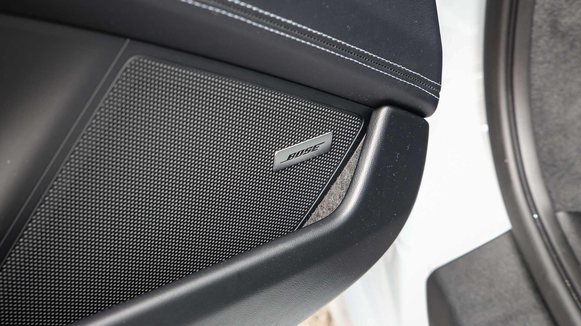 Porsche 911 view 22