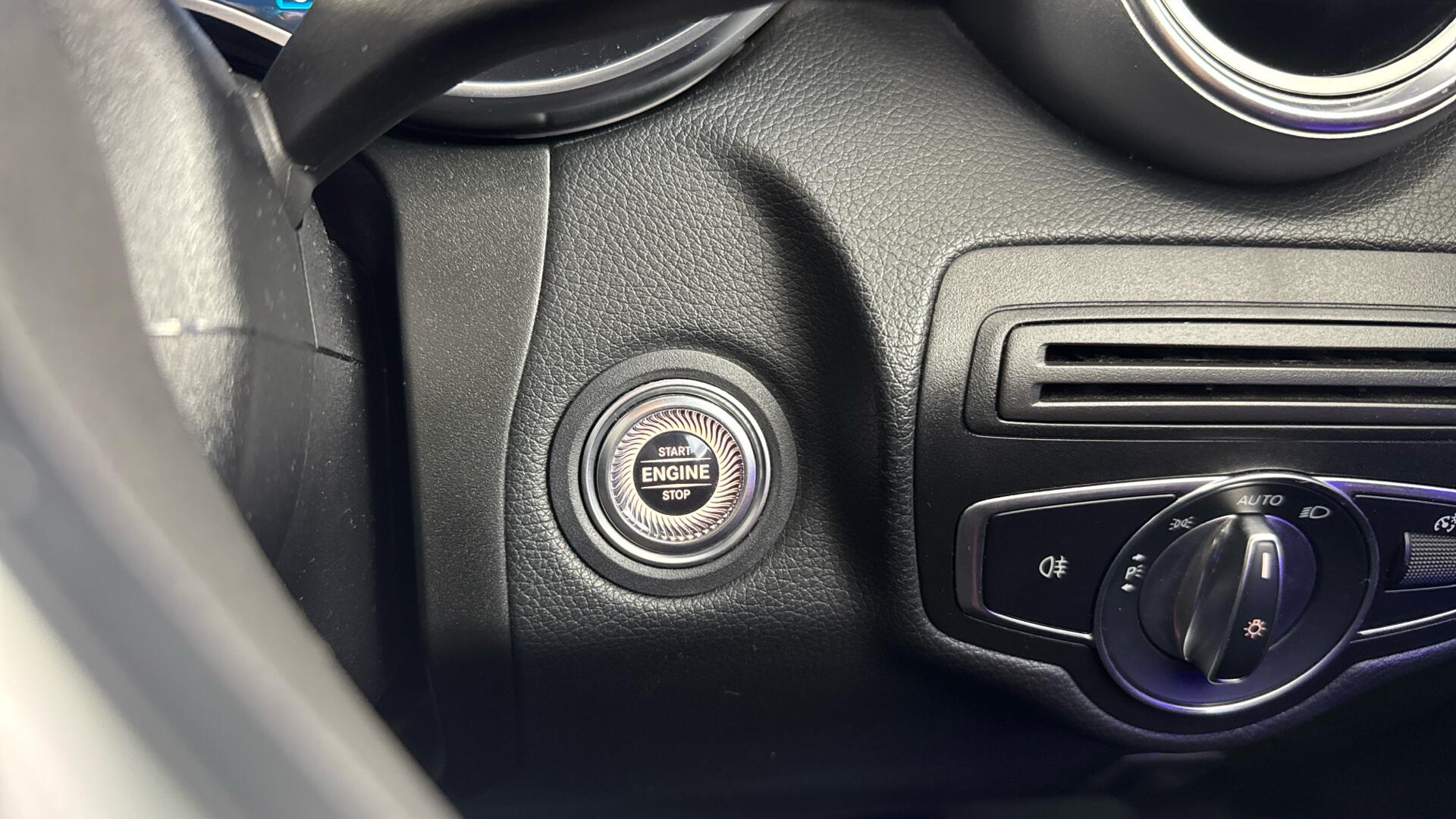 Mercedes-Benz GLC view 45