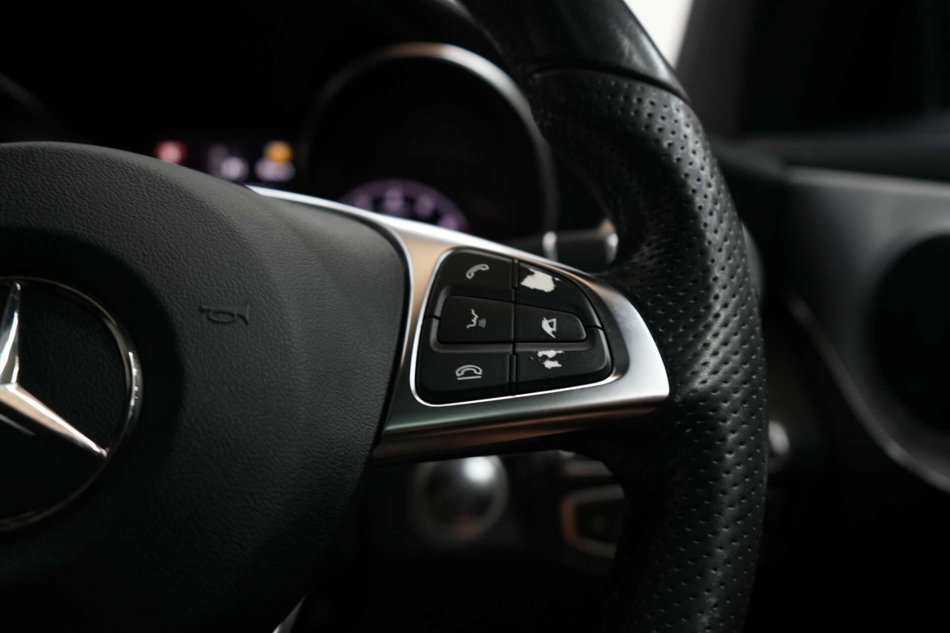 Mercedes-Benz C-Class view 36