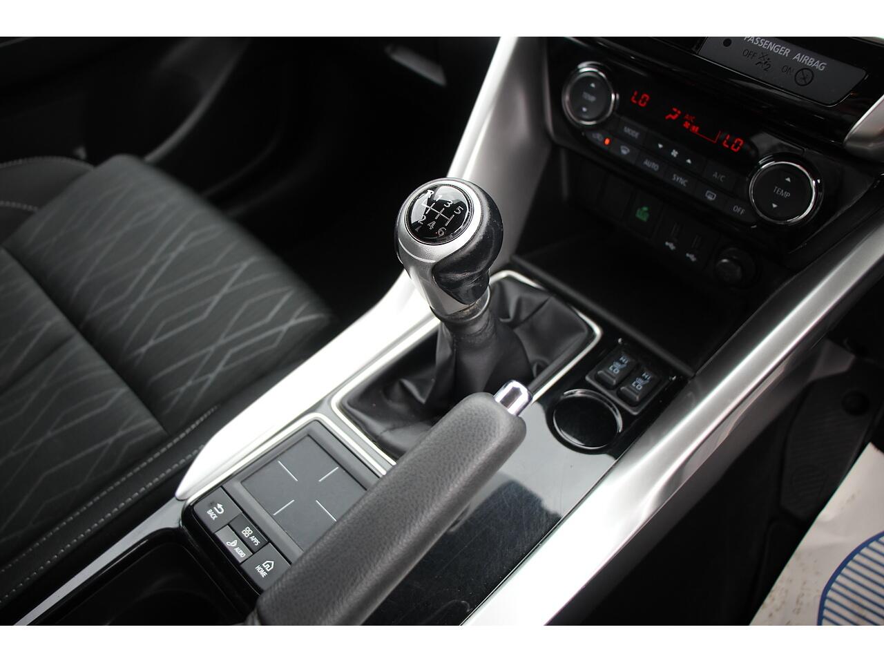 Mitsubishi Eclipse Cross view 28