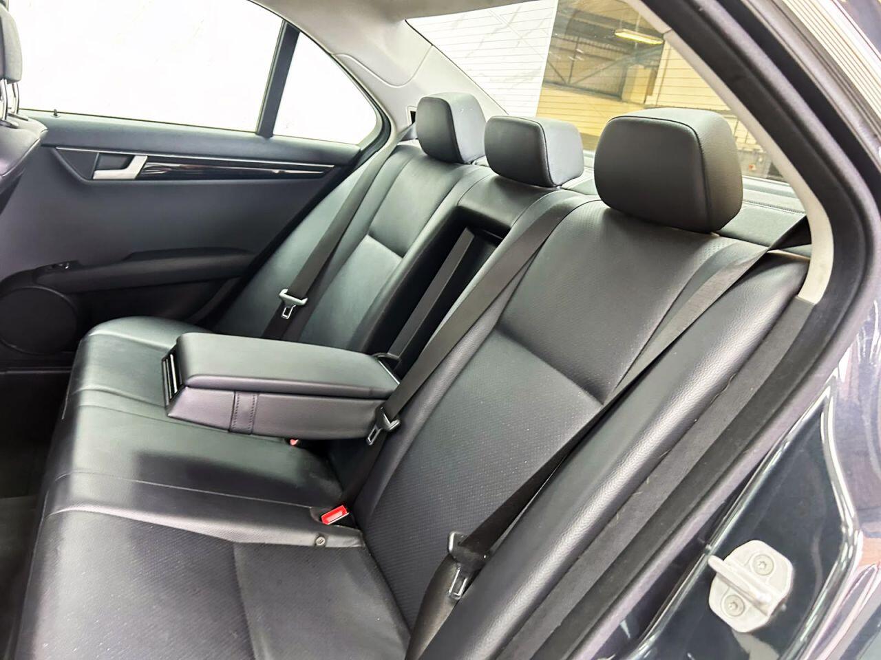 Mercedes-Benz C-Class view 21