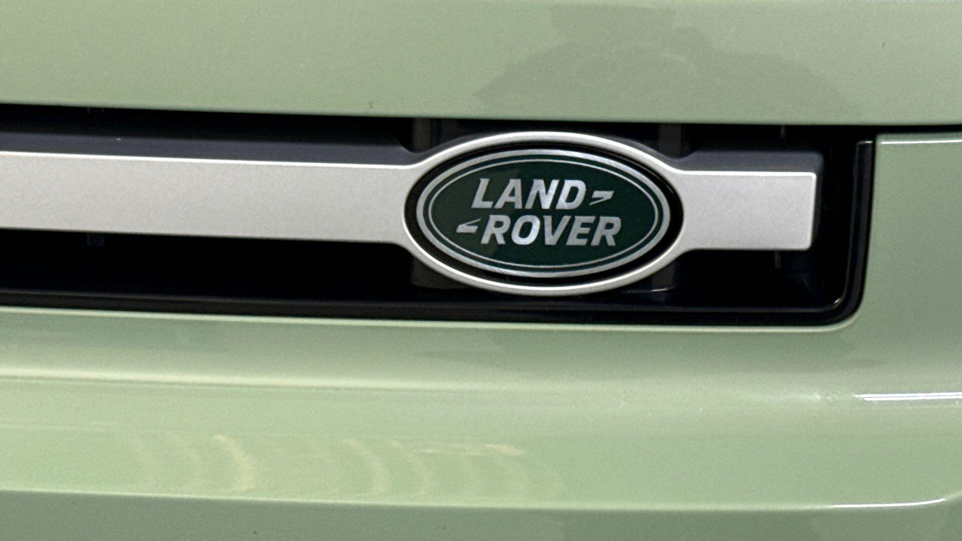 Land Rover Defender view 18