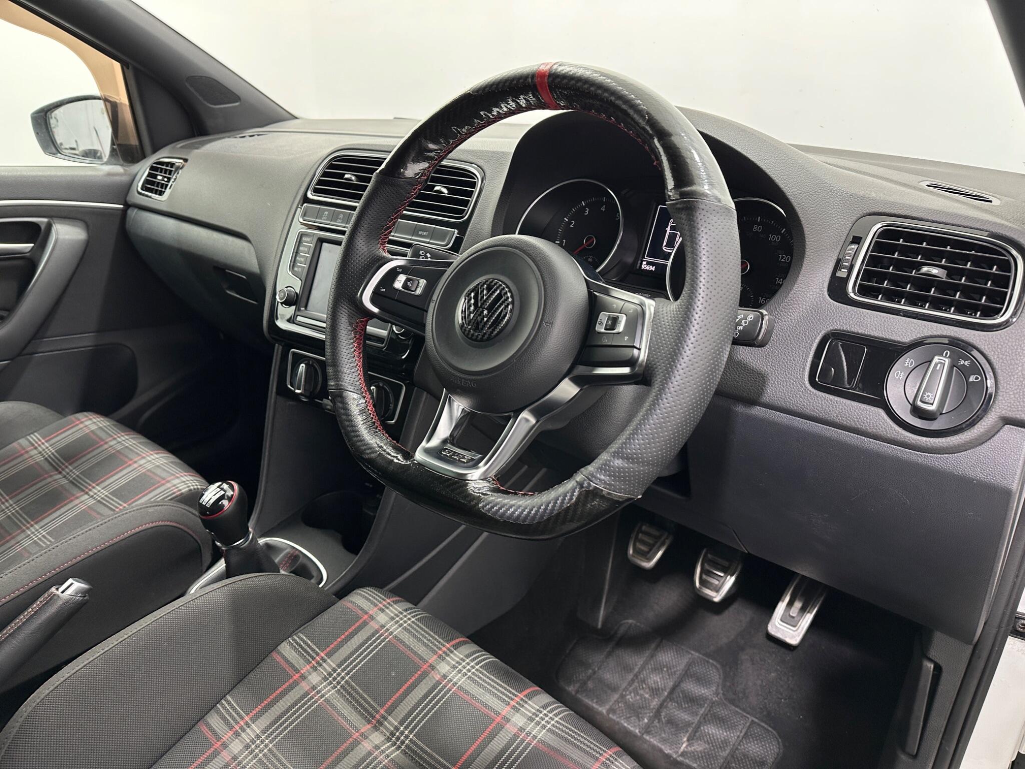 Volkswagen Polo view 11